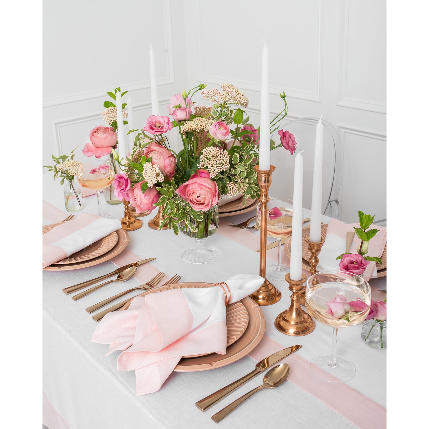 Stylish Contempo Table Runner for Dining & Decor - Elegant Home Tablecloth for Parties, Weddings & Holidays