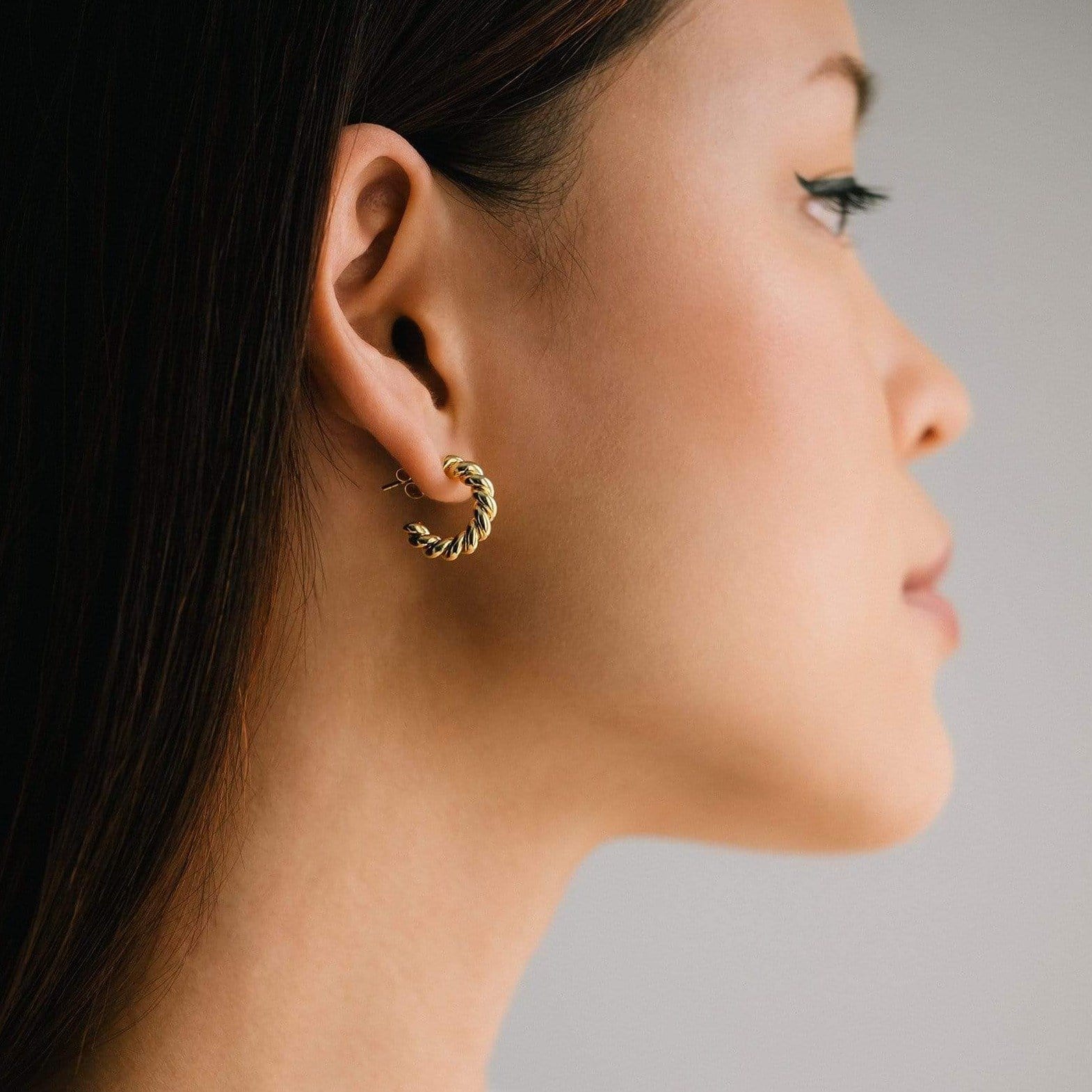 Dawson Gold Hoop Earrings for Women - Trendy & Elegant Jewelry for Everyday Wear & Special Occasions