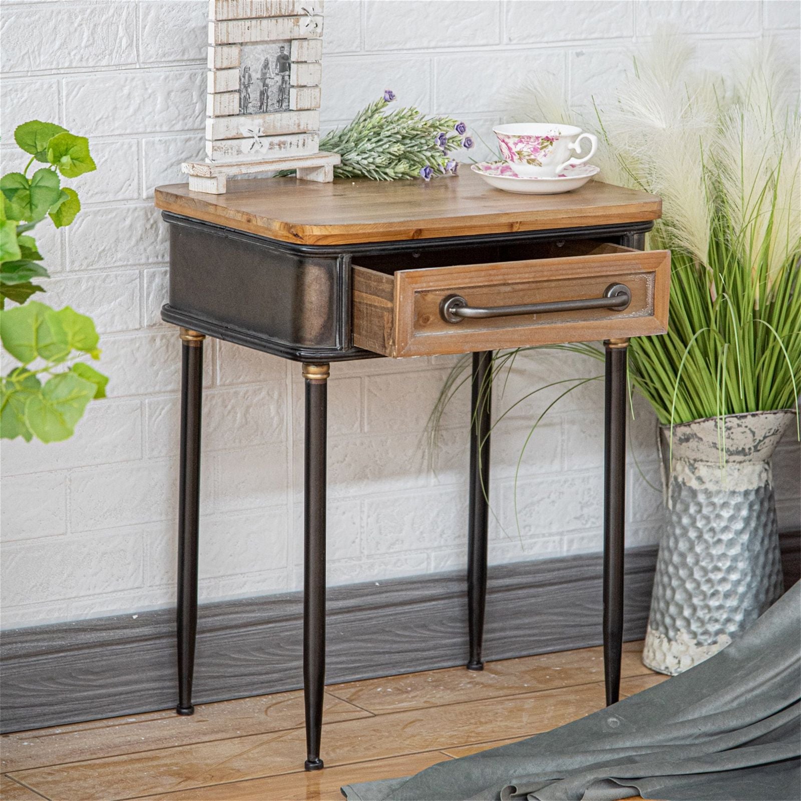 Refino Modern Side Table by Urban Style - Stylish End Table for Living Room, Bedroom, or Office - Perfect for Small Spaces & Home Decor