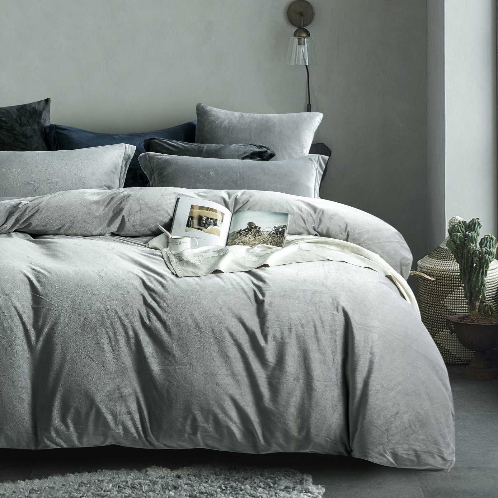 NTBAY 3-Piece Luxury Velvet Flannel Duvet Cover Set - King Size, Soft & Warm Bedding for Winter - Perfect for Master Bedroom, Guest Room & Cozy Home Decor