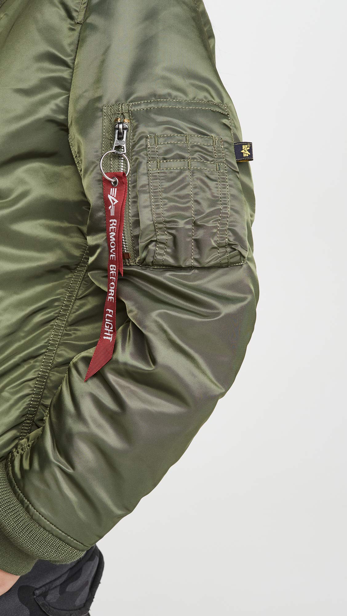 Alpha Industries Women's MA-1 Flight Jacket - Classic Bomber Jacket for Women, Lightweight & Water-Resistant - Perfect for Casual Wear, Travel & Outdoor Adventures