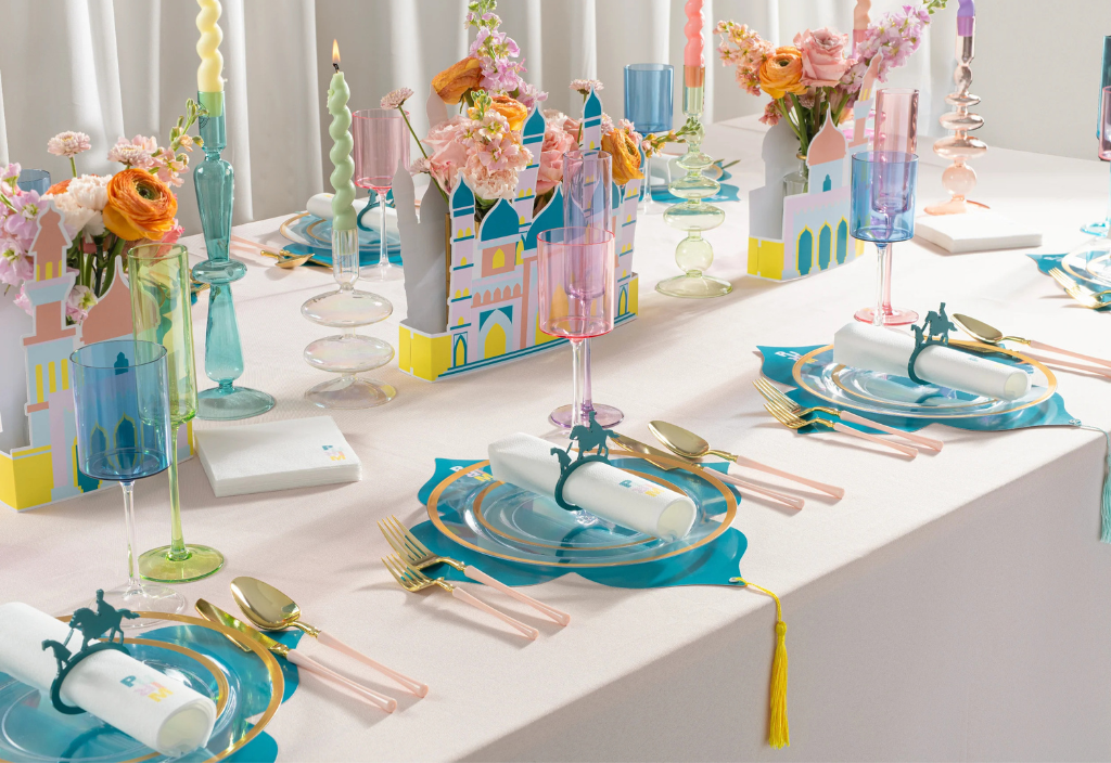 Pink and Gold Disposable Plastic Party Tableware Set - 15-Piece Elegant Dinnerware Bundle for Birthday, Wedding & Special Events