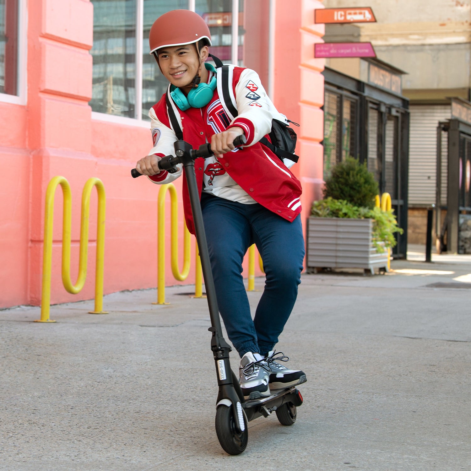 Ora Pro Electric Scooter - Foldable Commuter Scooter for Adults with 15.5MPH Speed & 15 Mile Range - Perfect for Urban Commuting, Campus Travel & Last-Mile Transportation
