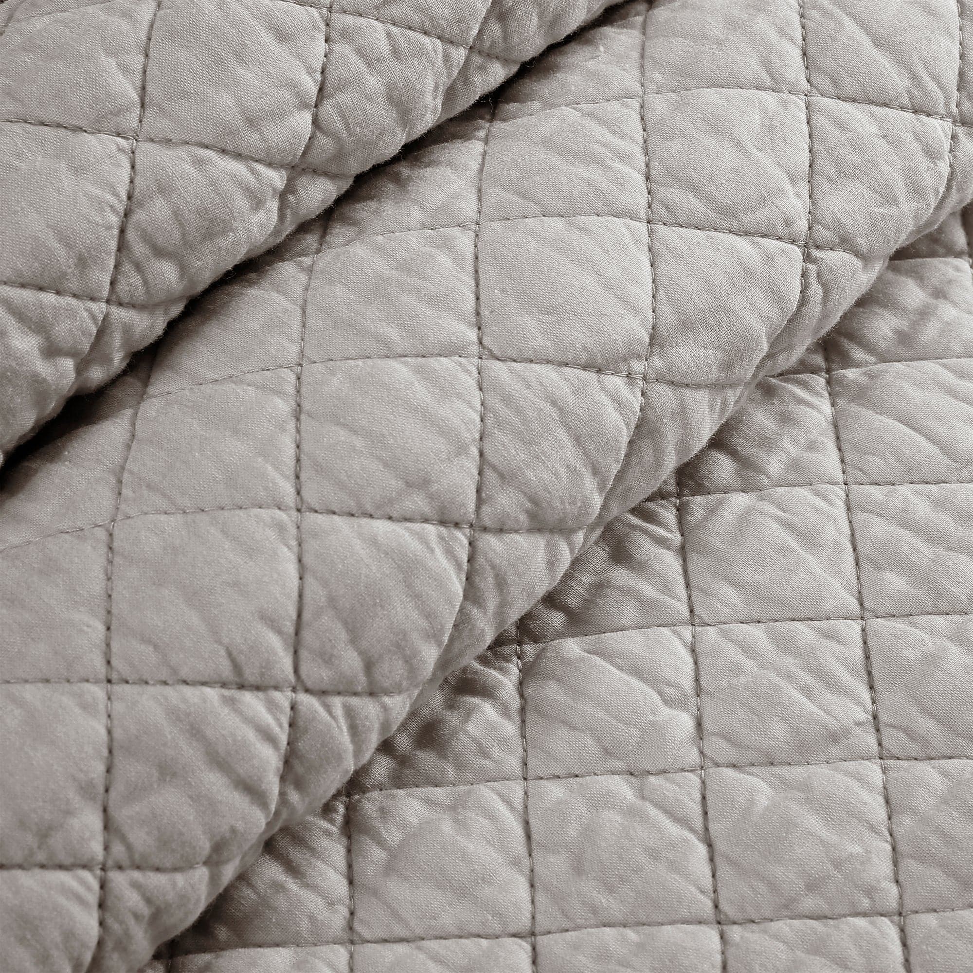 Ava Diamond Oversized Cotton Quilt Set - King Size Bedding with Soft Breathable Fabric for All Seasons | Perfect for Master Bedroom, Guest Room & Cozy Home Decor
