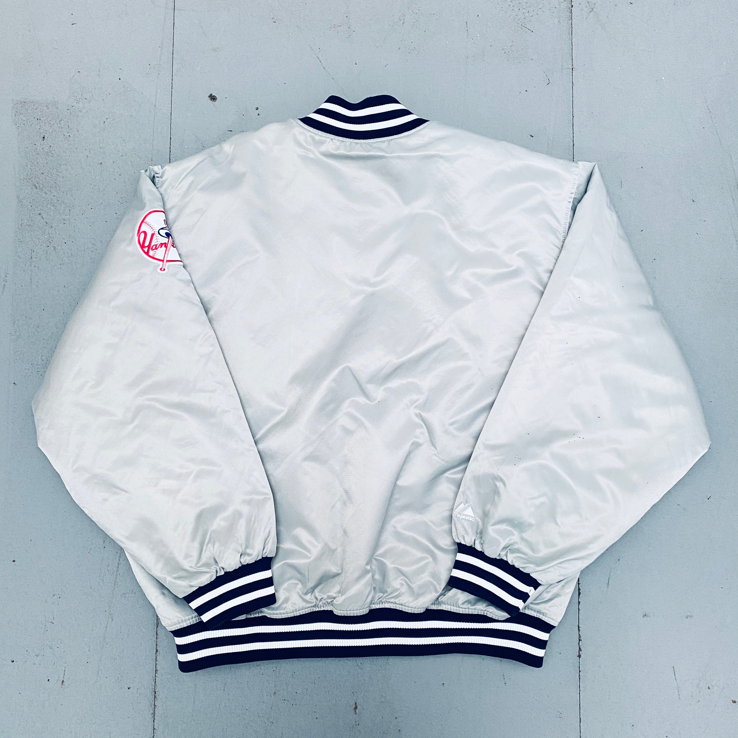New York Yankees 2000s Majestic Satin Silver Stitched Spellout Bomber Jacket XXL - Vintage Baseball Outerwear for Game Day & Streetwear Fashion