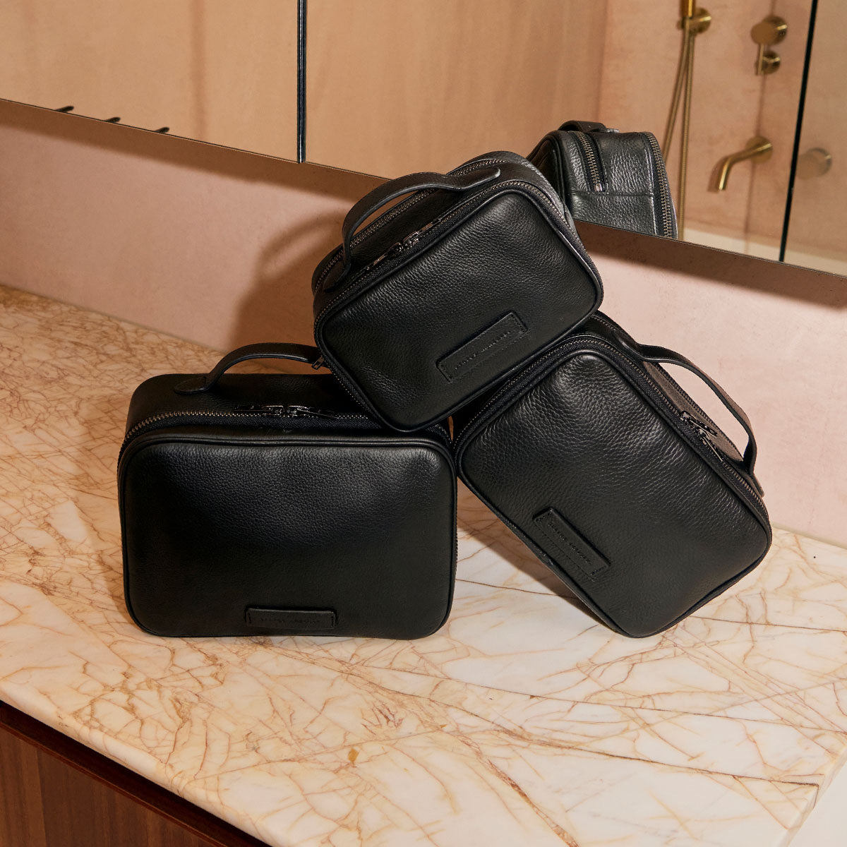 Waterproof Travel Toiletry Bag for Men & Women - Black Hanging Cosmetic Organizer with Multiple Pockets - Perfect for Gym, Camping, Business Trips & Airplane Carry-On