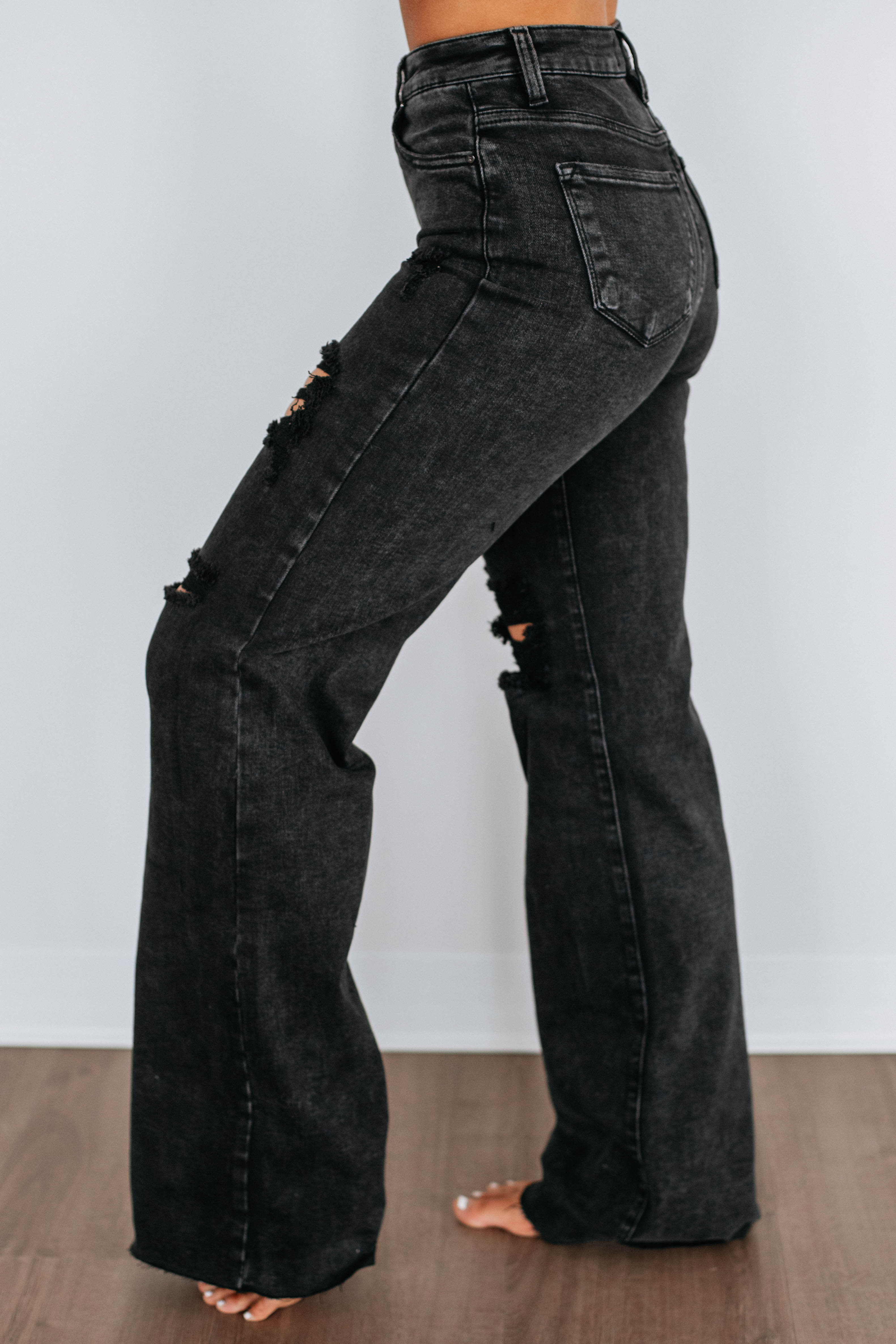 Georgia Risen Vintage Black High Waist Jeans for Women - Classic Retro Denim Pants for Casual Wear & Night Out