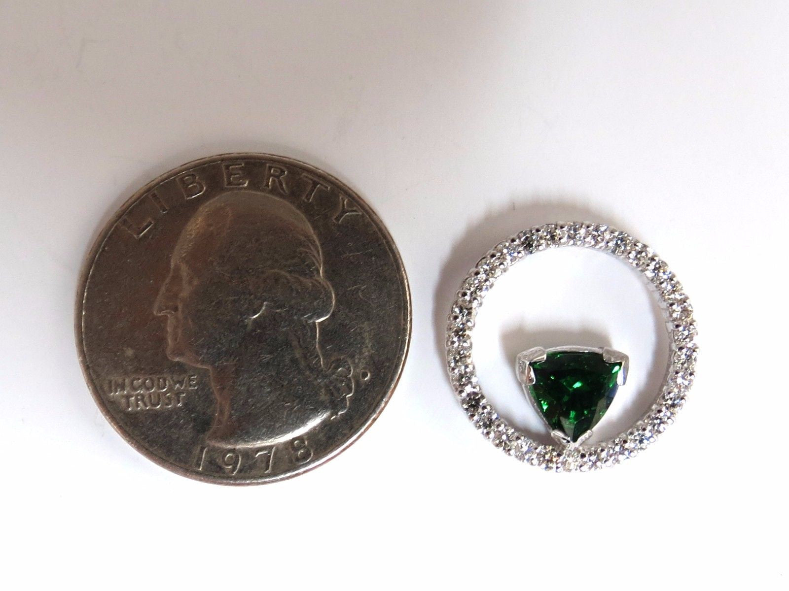 1.55ct Natural Tsavorite Diamond Circle Pendant in 14K Gold - Elegant Jewelry for Women, Perfect for Weddings, Anniversaries & Special Occasions