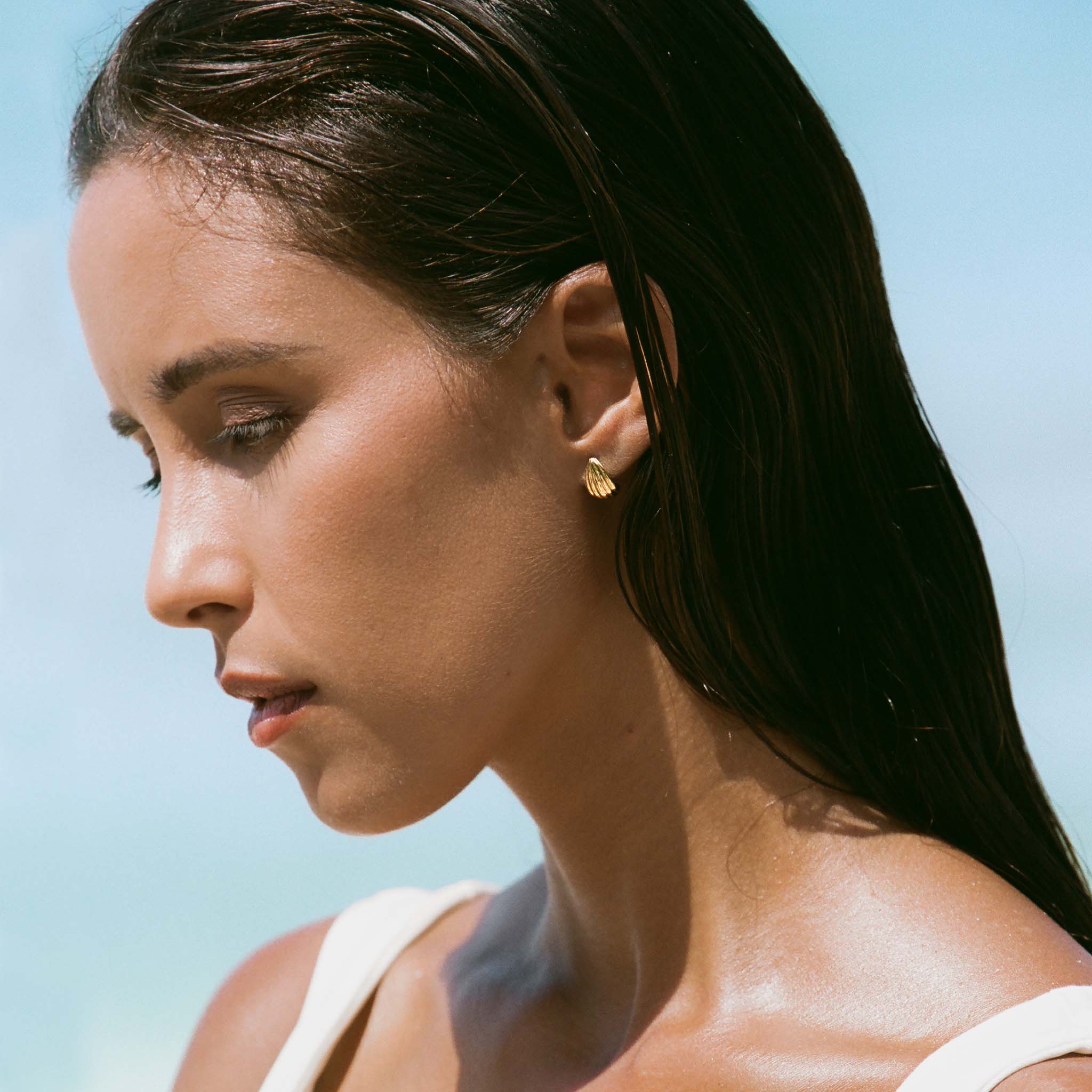 Scalloped Huggie Earrings for Women - Trendy Gold Hoop Earrings for Everyday Wear | Perfect for Casual, Office & Date Night Outfits