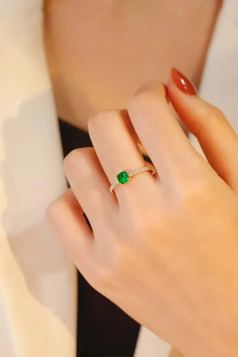 18K Yellow Gold Emerald Ring for Women - Elegant Shiny Wedding Band with Natural Gemstone & Diamond Accents | Luxury Jewelry Gift for Anniversary, Engagement & Special Occasions
