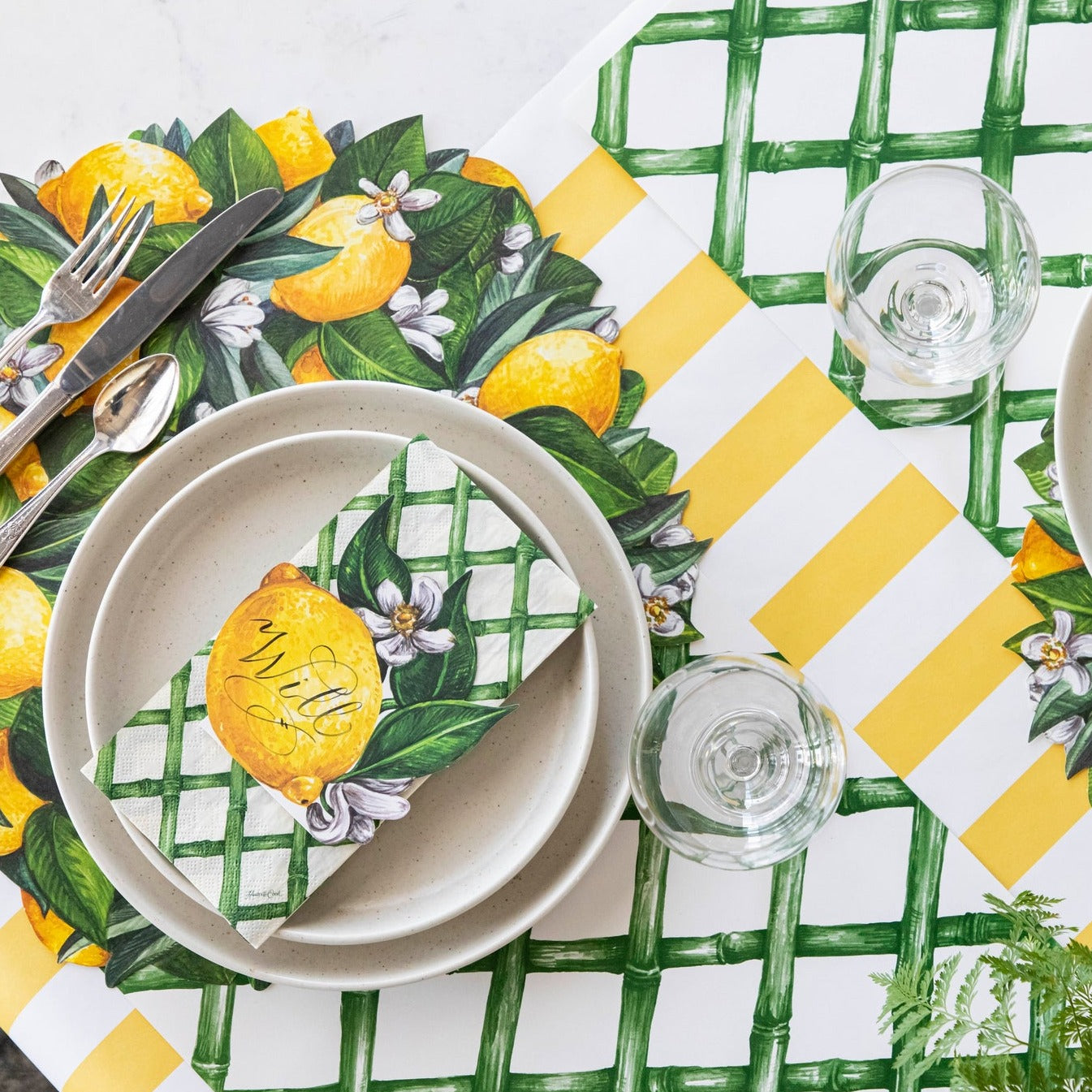 Lemon Wreath Placemats for Dining Table - Round Die-Cut Vinyl Table Mats for Kitchen, Party, and Home Decor - Set of 4 Waterproof Place Mats for Everyday Use and Special Occasions
