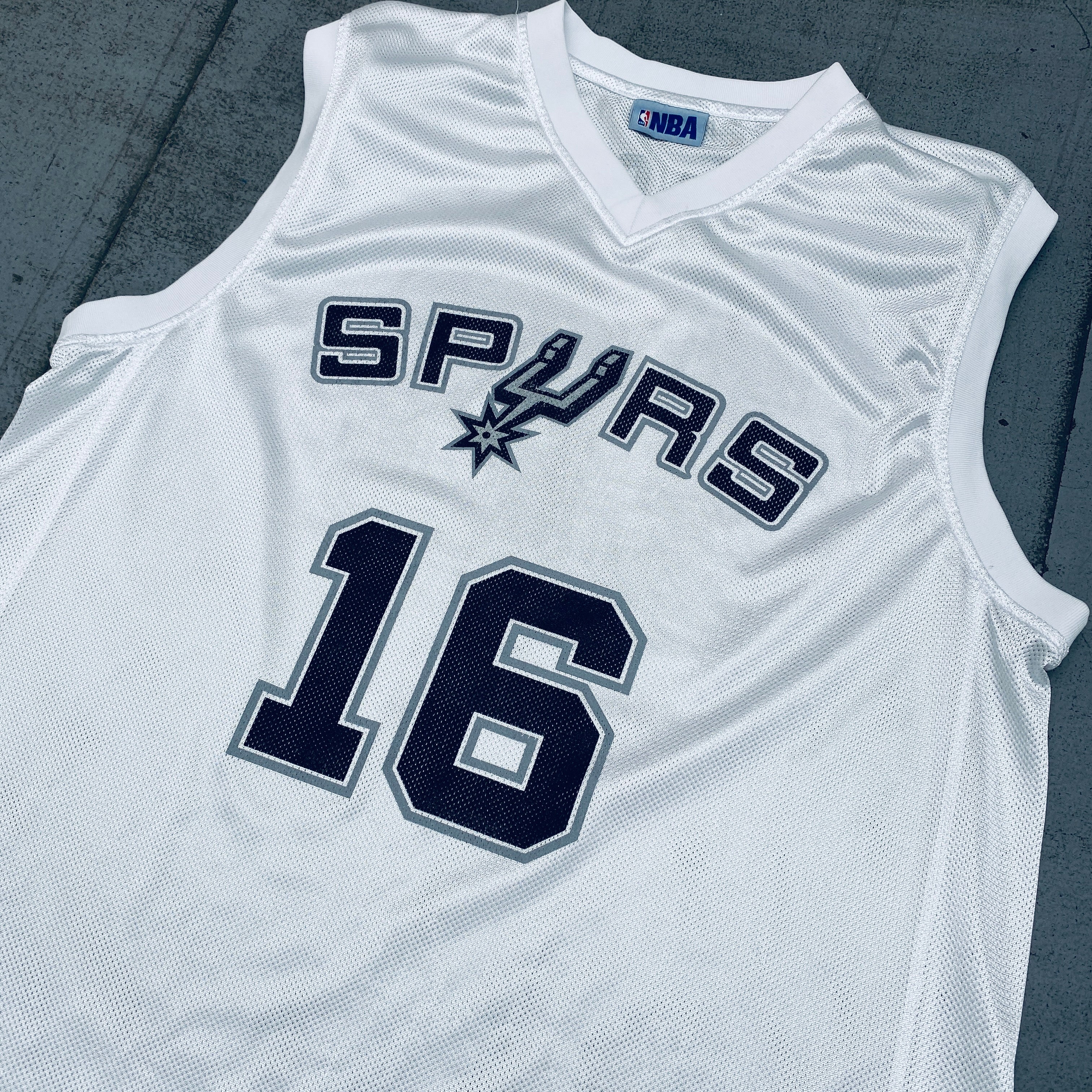 San Antonio Spurs Pau Gasol 2016/17 White NBA Jersey Men's XL – Authentic Basketball Jersey for Fans, Games & Sports Events