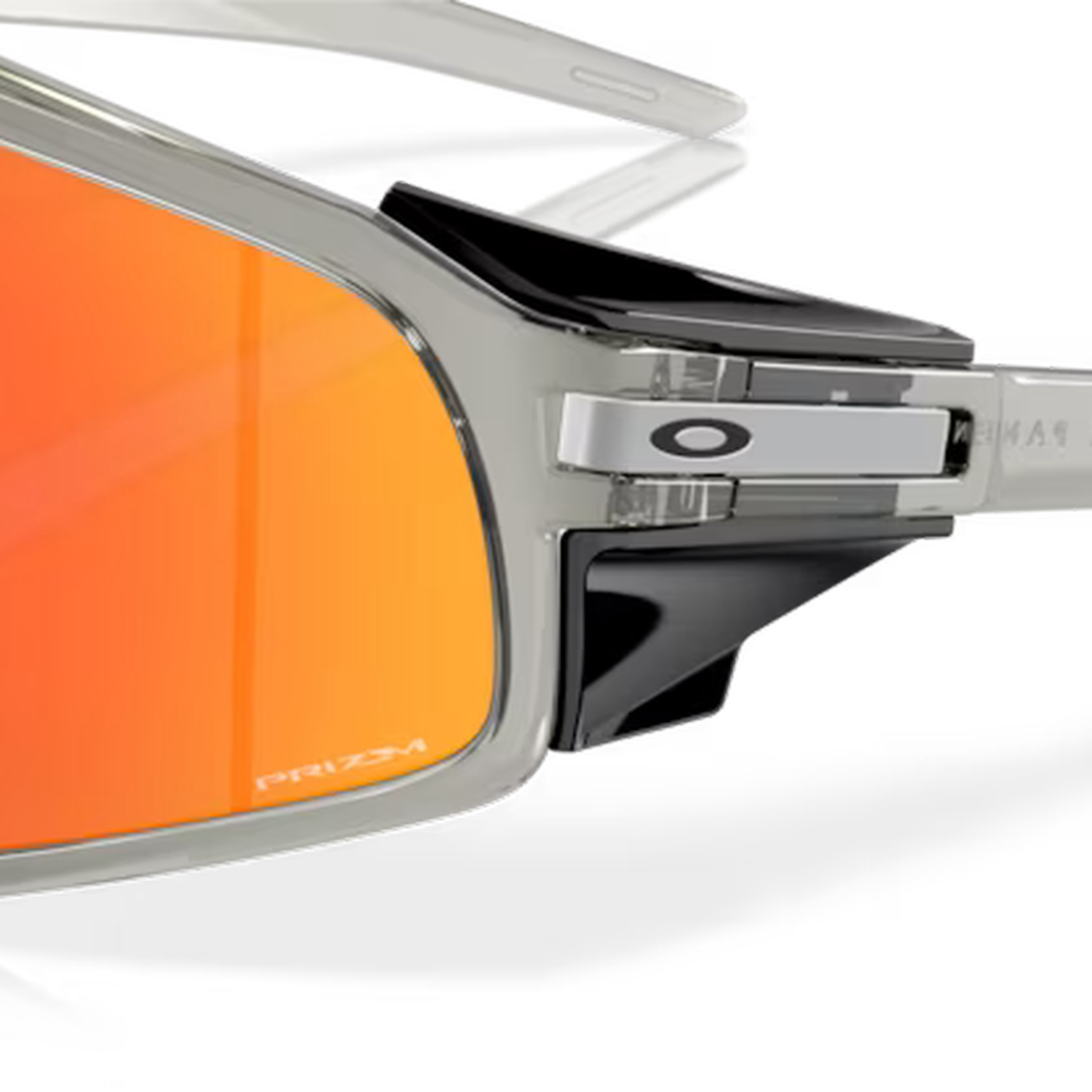 Oakley Latch Panel Sunglasses 0OO9404 940404 - Polarized Sports Sunglasses for Men & Women - UV Protection for Running, Cycling & Outdoor Activities