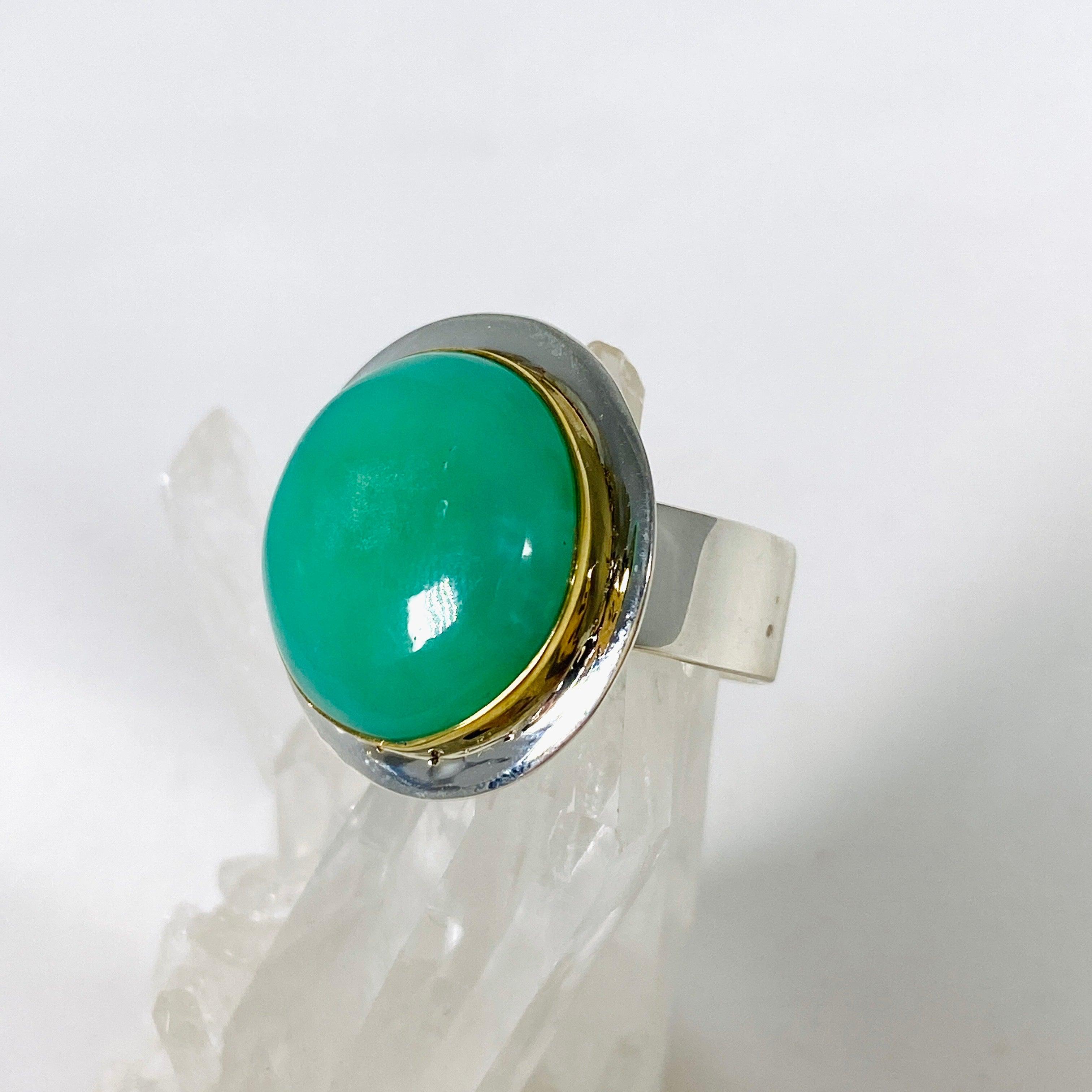 Chrysoprase Round Ring with Brass Detailing - Size 11 - KRGJ2942 | Elegant Bohemian Jewelry for Women, Perfect for Weddings, Parties & Everyday Wear