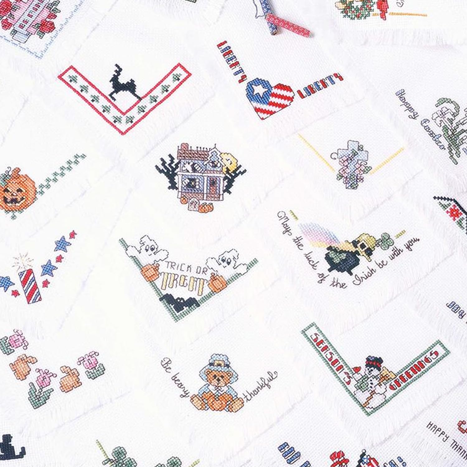 Leisure Arts 25-Pack Holiday Bread Cloths Set (LA-4848) - Perfect for Christmas Baking, Gift Wrapping & Kitchen Decor