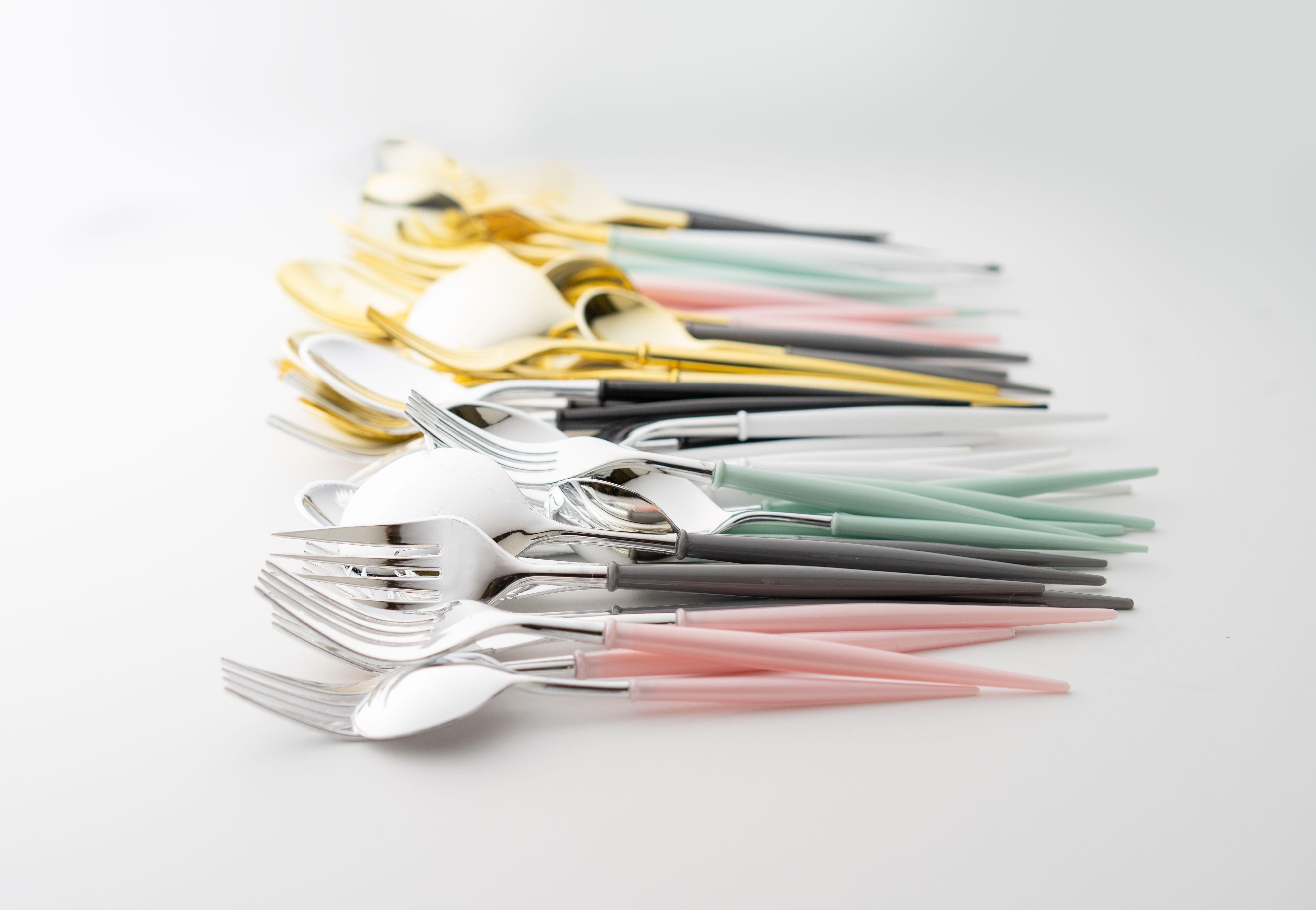 Premium 40-Piece Gold and Silver Flatware Set for 8 - Elegant Stainless Steel Cutlery for Formal Dining, Wedding Gifts & Special Occasions