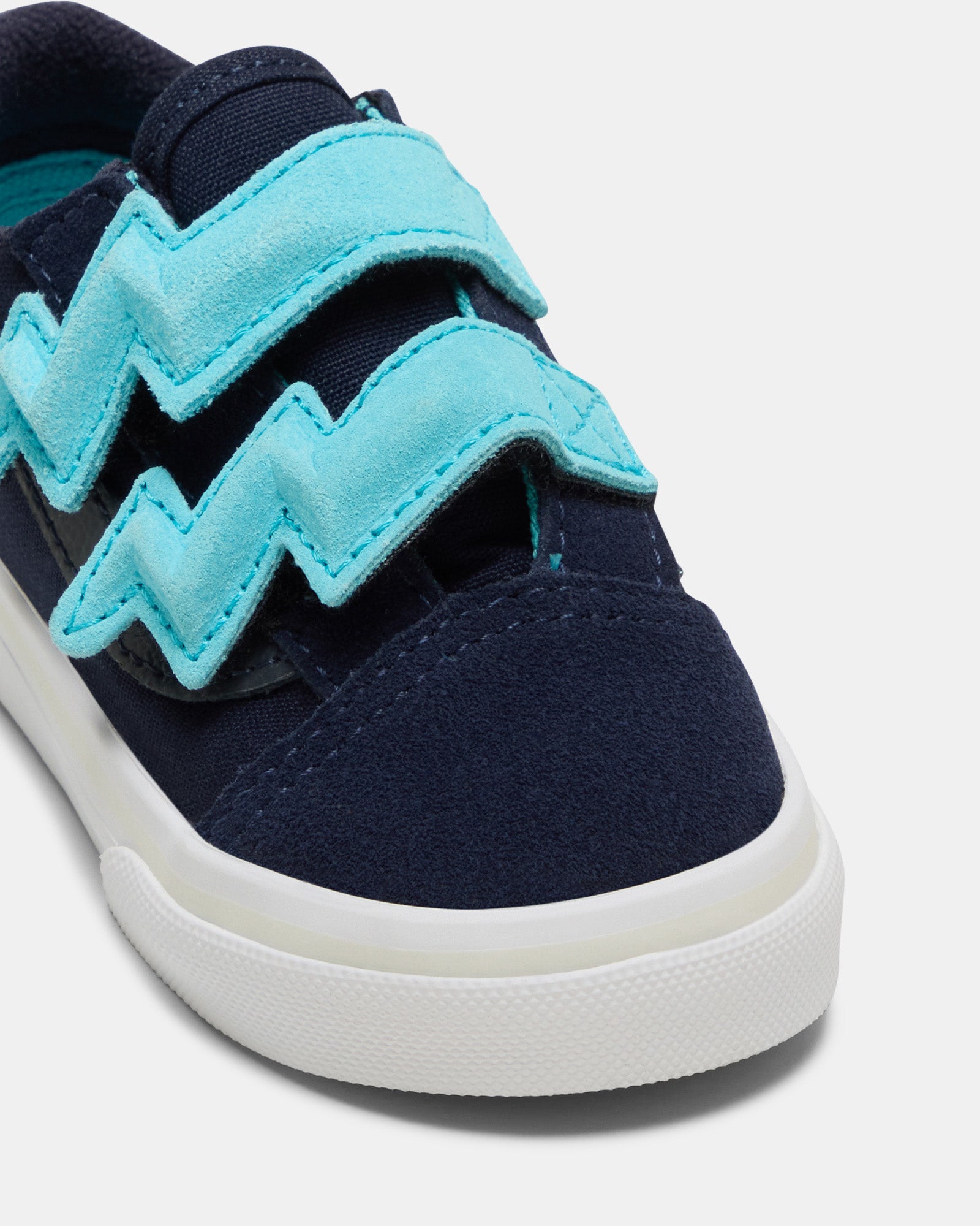 Vans Old Skool V Glow Bolt Inf B Glow Skate Shoes - Navy Blue & White Retro Sneakers for Men & Women - Perfect for Summer Nights, Skateboarding & Streetwear Fashion