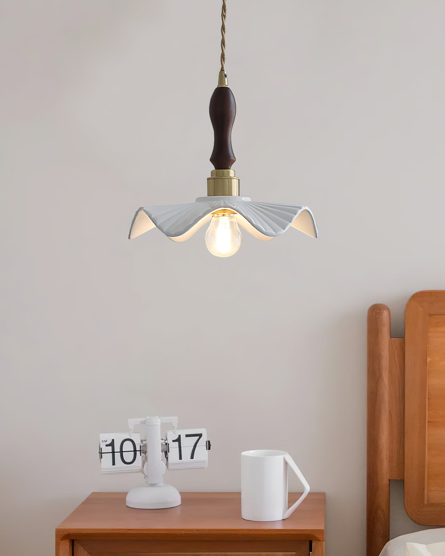 Modern Ceramic Wave Flower Pendant Light - Handcrafted Boho Ceiling Lamp for Living Room, Bedroom & Dining Room Decor
