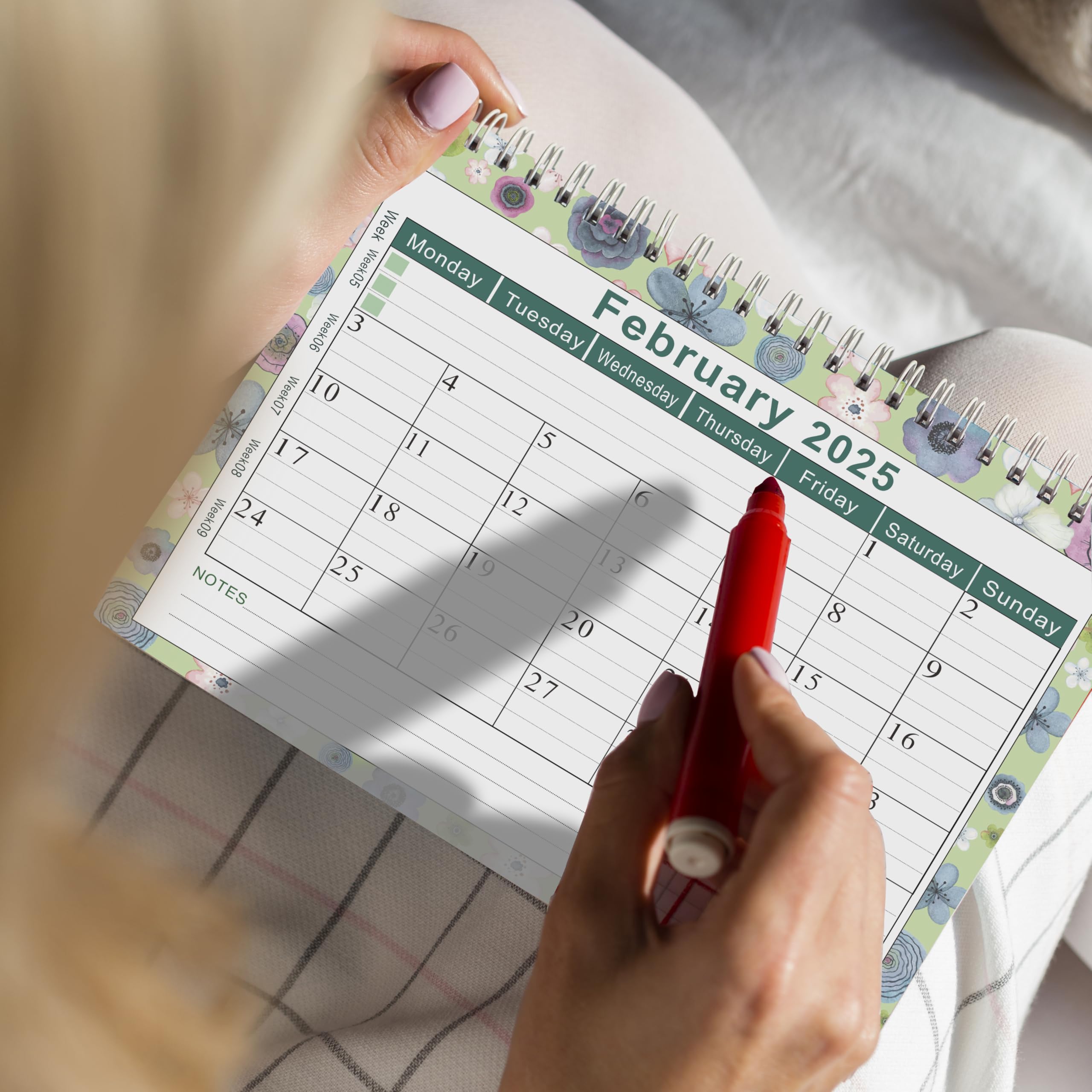 AEYAKA 2024-2025 16-Month Standing Desk Calendar | September 2024 to December 2025 | 20cm x 20.5cm Flip Desktop Planner | Perfect for Office, Home & School Organization (Model C08)