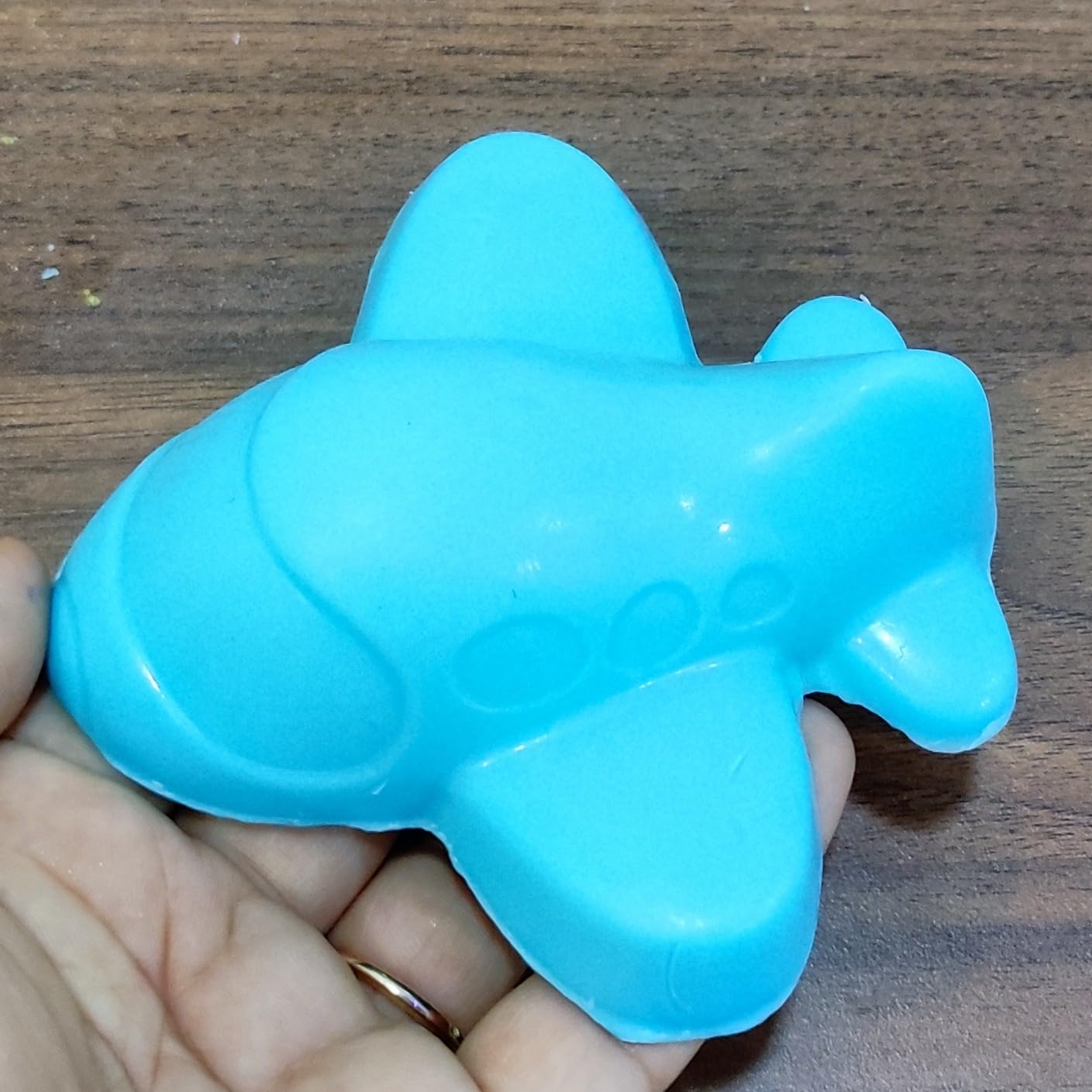 Airplane-Shaped Kids Soap - Paraben & SLS Free, Handmade Theme Soap for Birthdays, Rakhi & Raksha Bandhan Gifts - Perfect for Kids' Party Favors, Travel Hygiene & Fun Bath Time