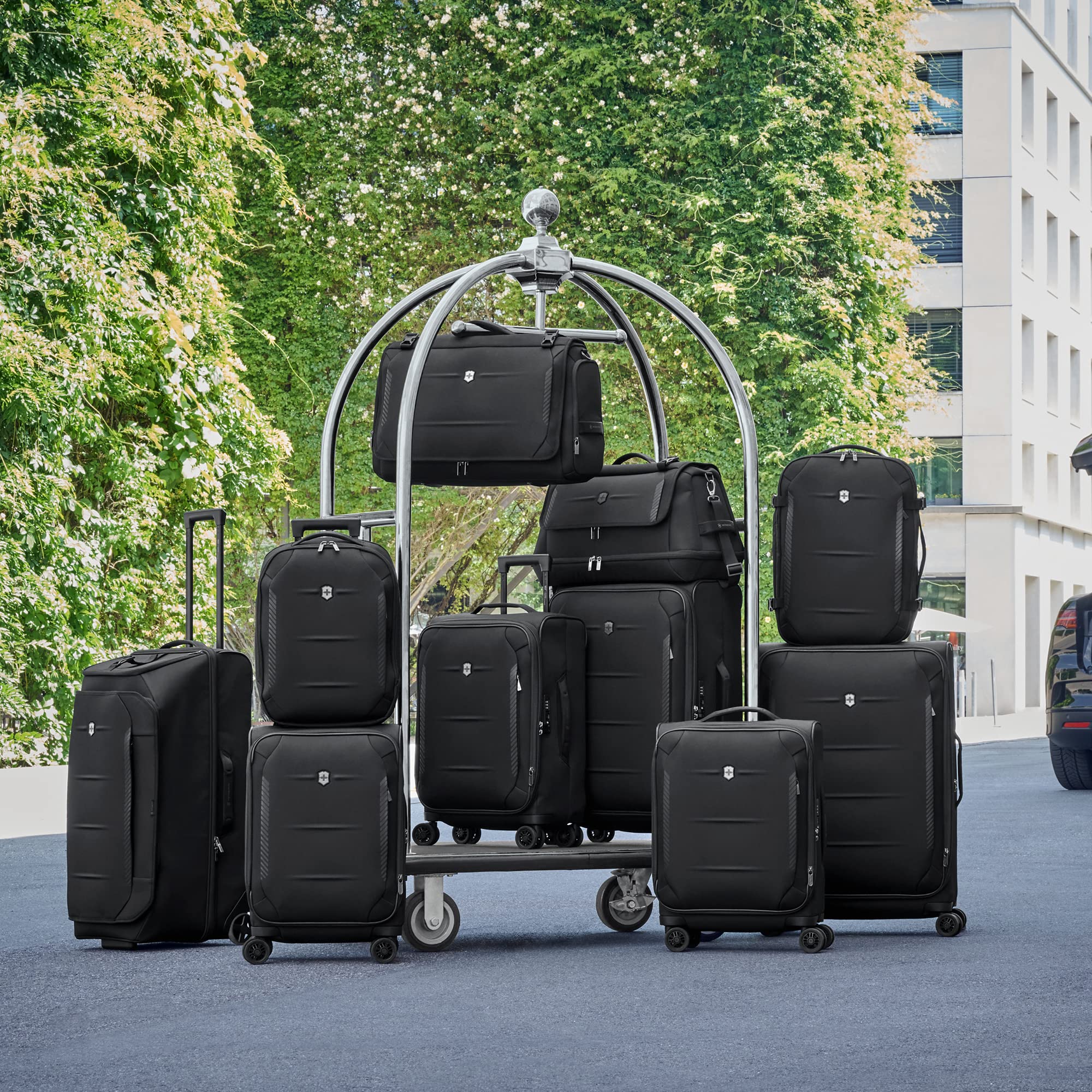 Victorinox Crosslight City Daypack - Lightweight Business Laptop Backpack for Work & Travel - Durable Water-Resistant Daypack - Black - Perfect for Commuting, Office & College Use