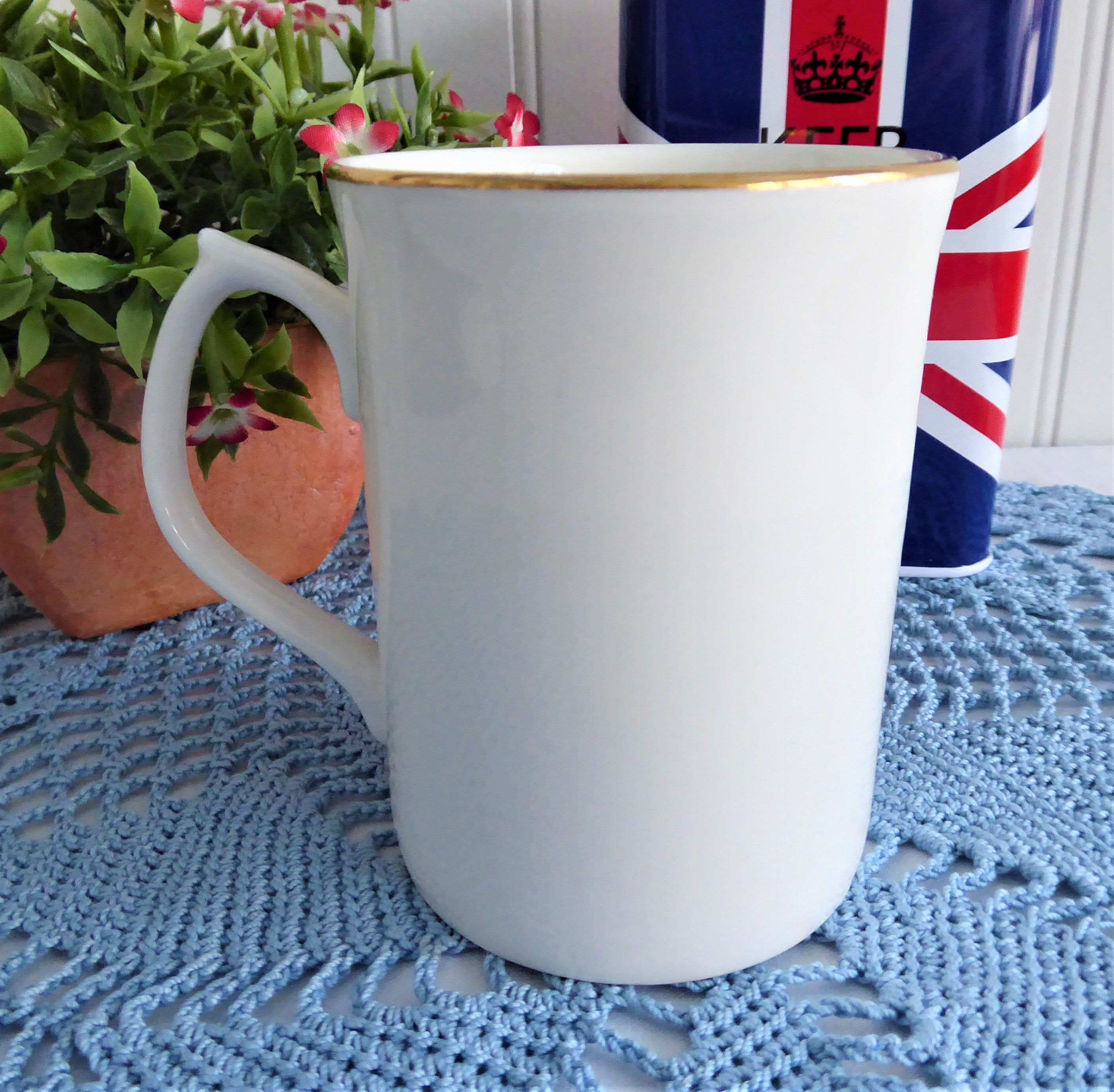 Queen Elizabeth II Golden Jubilee 50th Anniversary Commemorative Mug - 2002 Limited Edition with Beautiful Graphics - Perfect for Royal Collectors & Tea Lovers