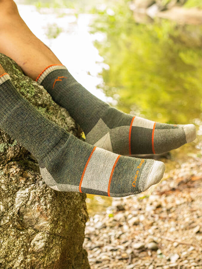 Darn Tough 1405 Men's Hiker Boot Midweight Hiking Socks with Full Cushion - Comfortable & Durable for Outdoor Adventures, Backpacking & Trail Running