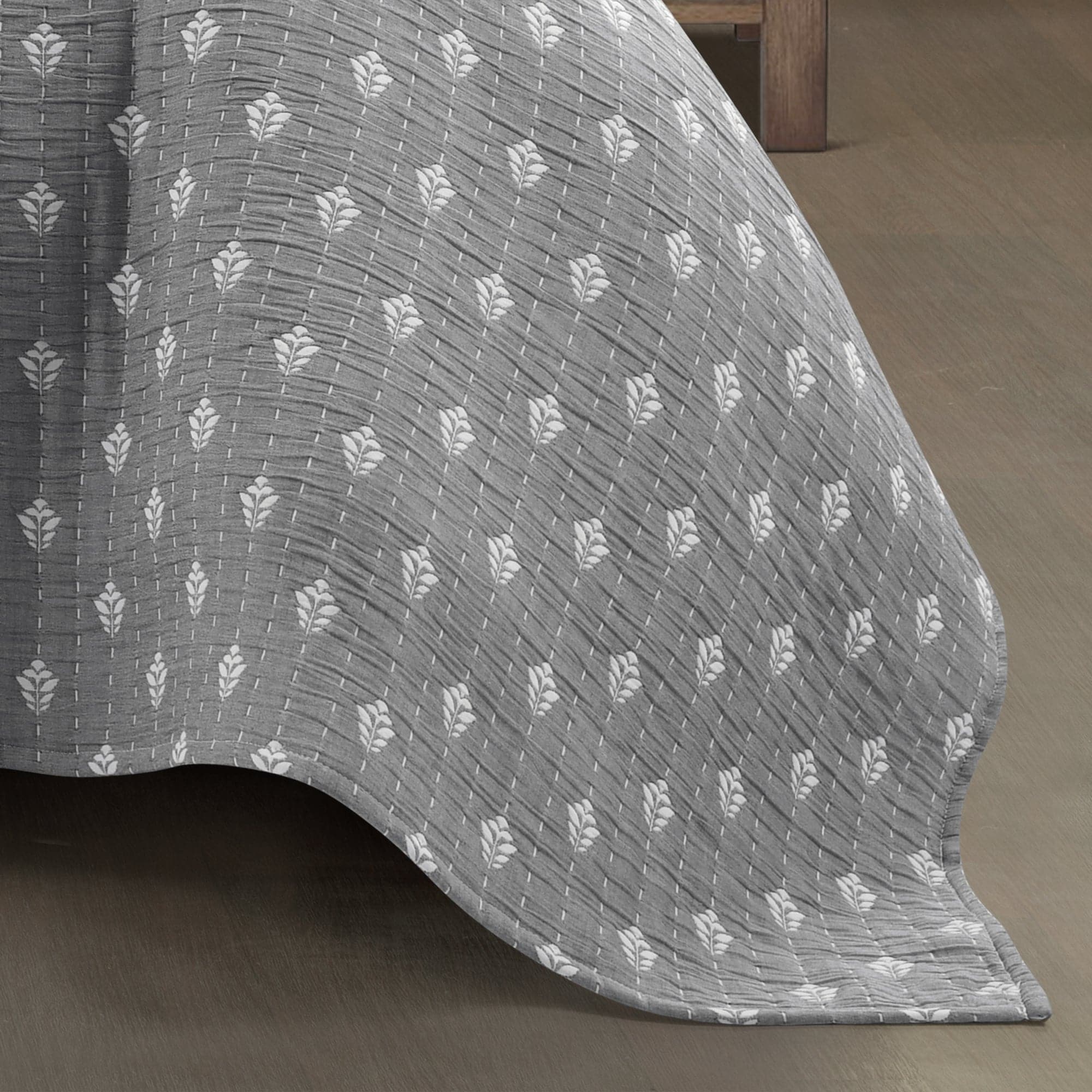 Hygge Kantha Hand-Stitched Yarn-Dyed Cotton Jacquard Quilt Coverlet Set - Cozy Bedding for Boho Chic & Farmhouse Style Bedrooms