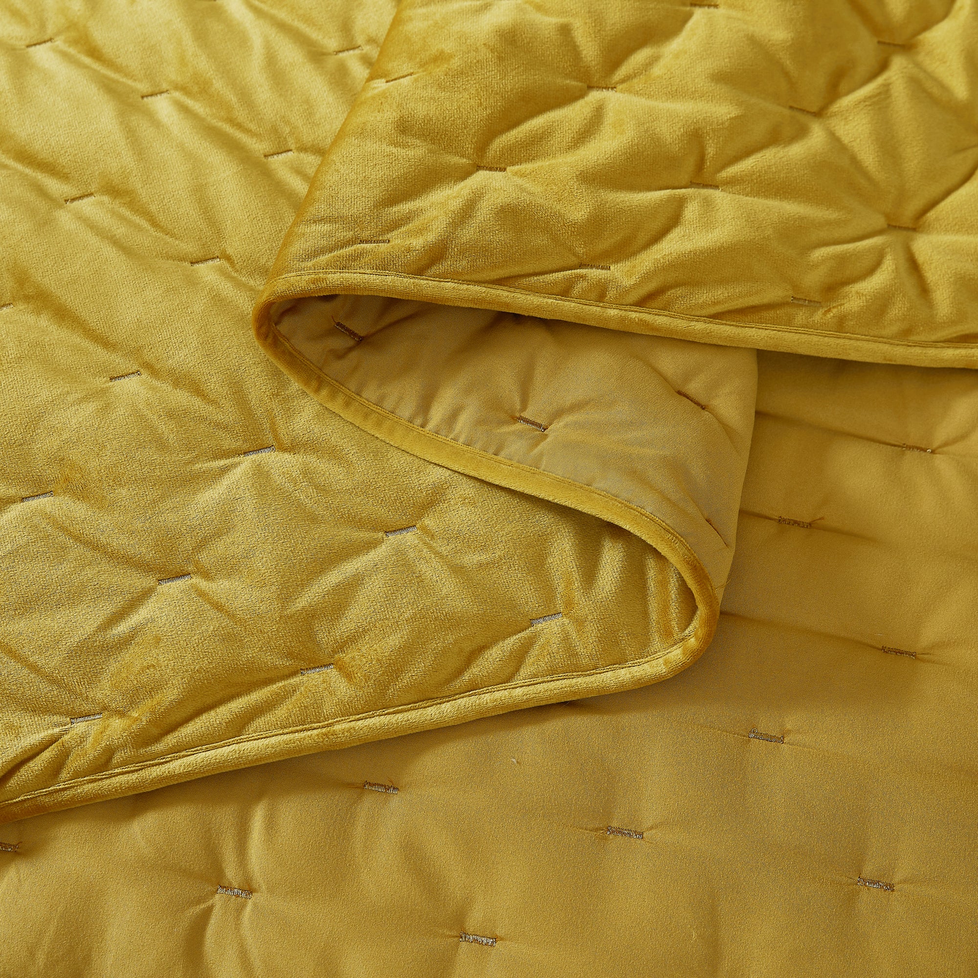 Haven Velvet Embroidered Quilt Set - Ultra Soft 3-Piece Bedding Set for Queen/King Size Beds | Luxury Bedroom Decor & Cozy Winter Nights