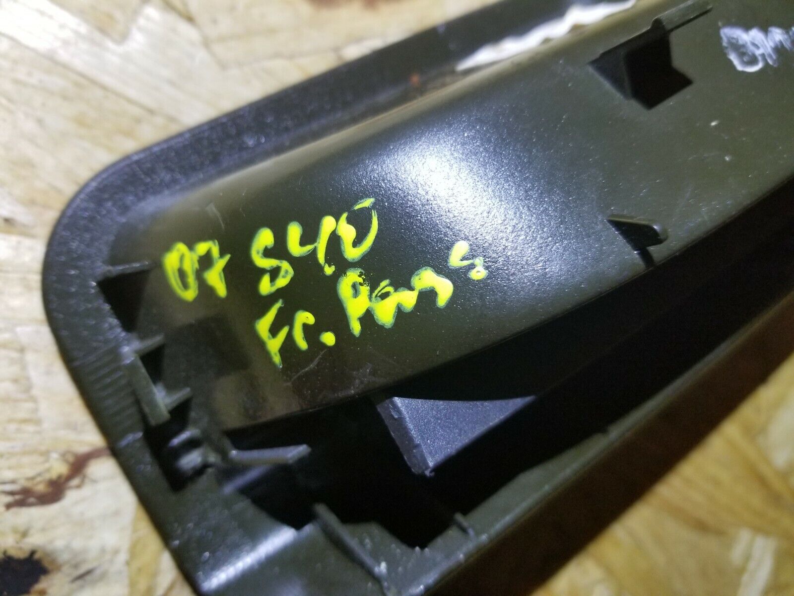 05-07 Volvo S40 Right Passenger Side Power Window Switch OEM Replacement - Perfect for Window Control & Repair in Volvo S40 Sedans