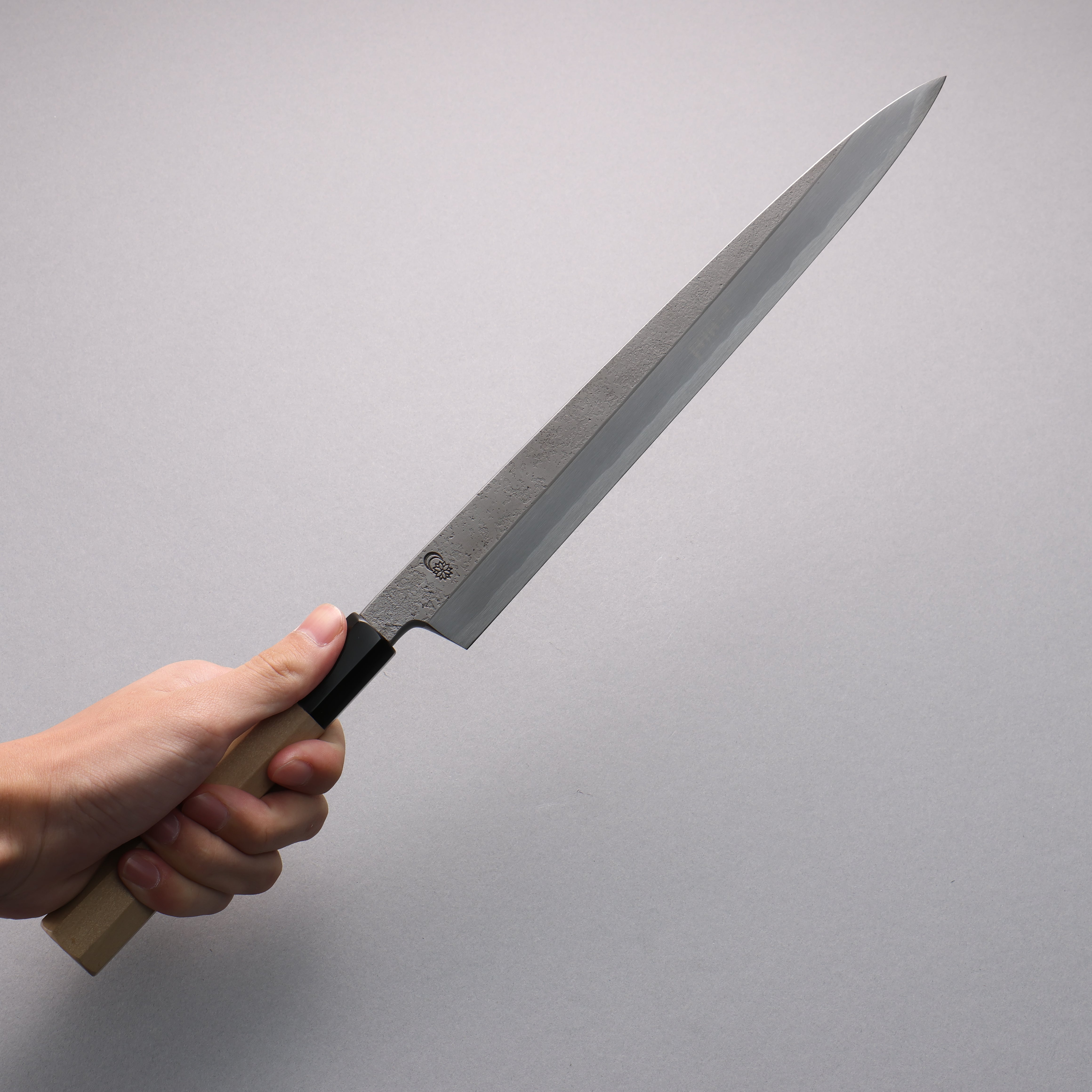 Premium Kikuzuki White Steel No.2 Nashiji Yanagiba Sushi Knife 240mm - Japanese Magnolia Wood Handle - Professional Sashimi & Sushi Chef's Blade for Precision Cutting & Food Presentation