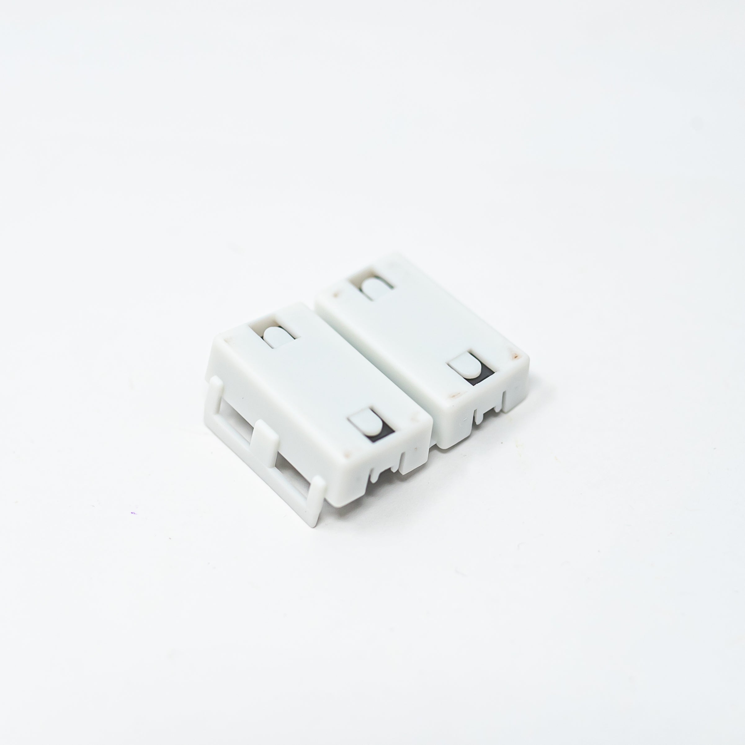 High-Quality Clamp-On Ferrite Bead Inductor for EMI/RFI Noise Suppression - Perfect for Electronics, Cables & Power Supplies