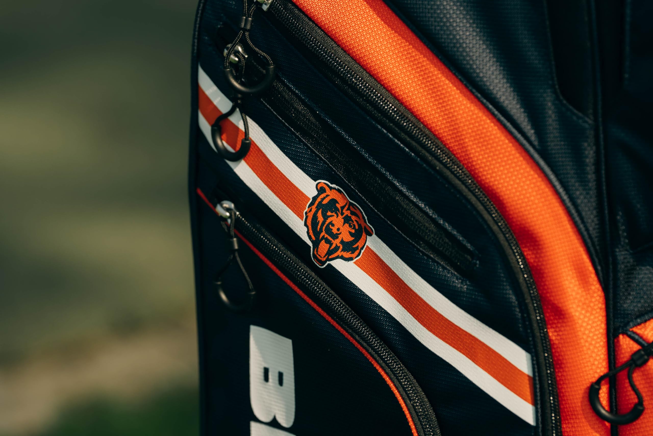 Wilson NFL Official Licensed Golf Bag - Durable & Lightweight for Men & Women | Perfect for Tournaments, Driving Range & Travel