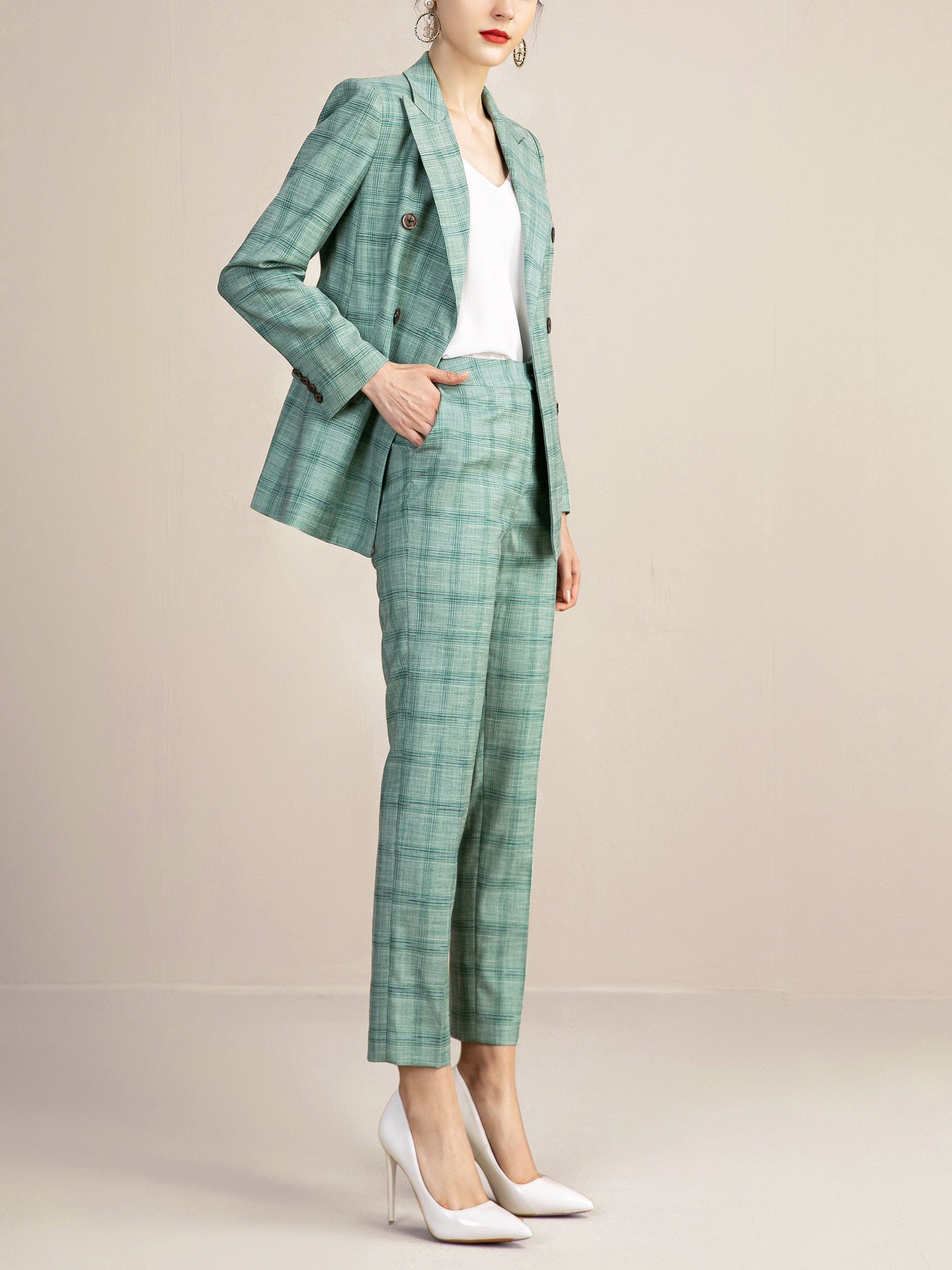 Stylish Green 2-Piece Double Breasted Peak Lapel Slim Fit Plaid Women's Suit Set - Perfect for Business Meetings, Office Wear & Formal Occasions