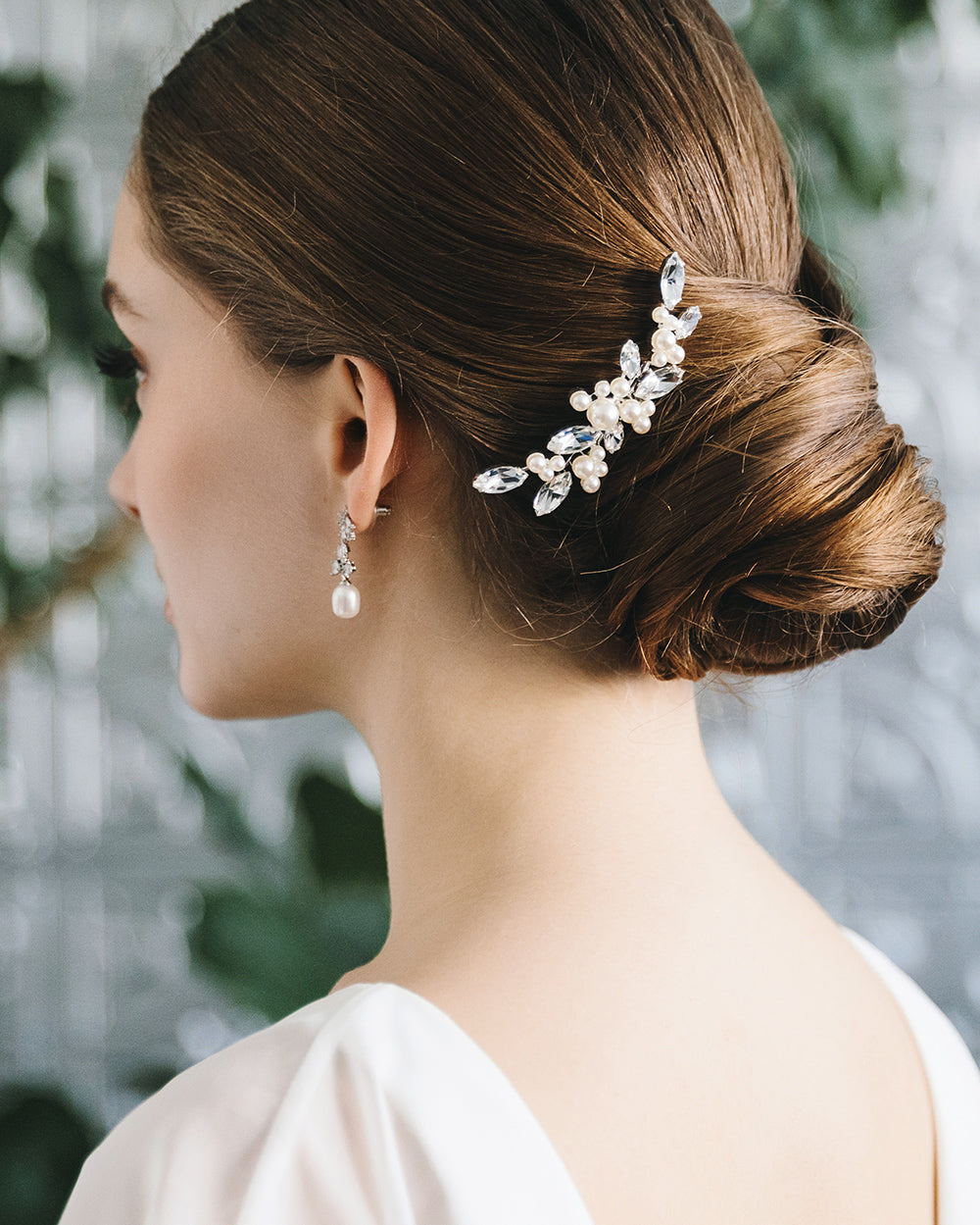 Elegant Roma Bridal Comb - Vintage Pearl & Crystal Hair Accessory for Weddings, Prom & Special Occasions | Perfect for Brides, Bridesmaids & Formal Events
