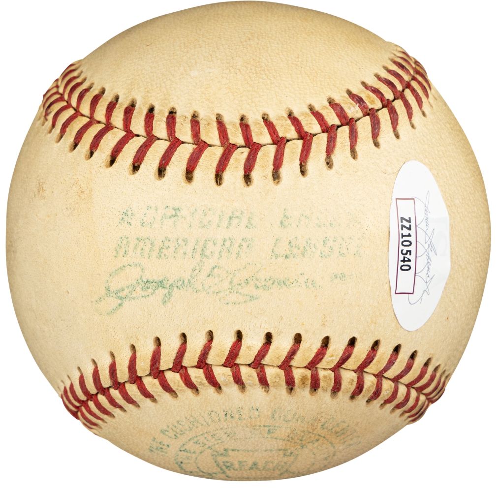 Authentic Mickey Mantle Signed 1960s New York Yankees Baseball - PSA/DNA Certified - Perfect for MLB Memorabilia Collectors & Yankees Fans Display