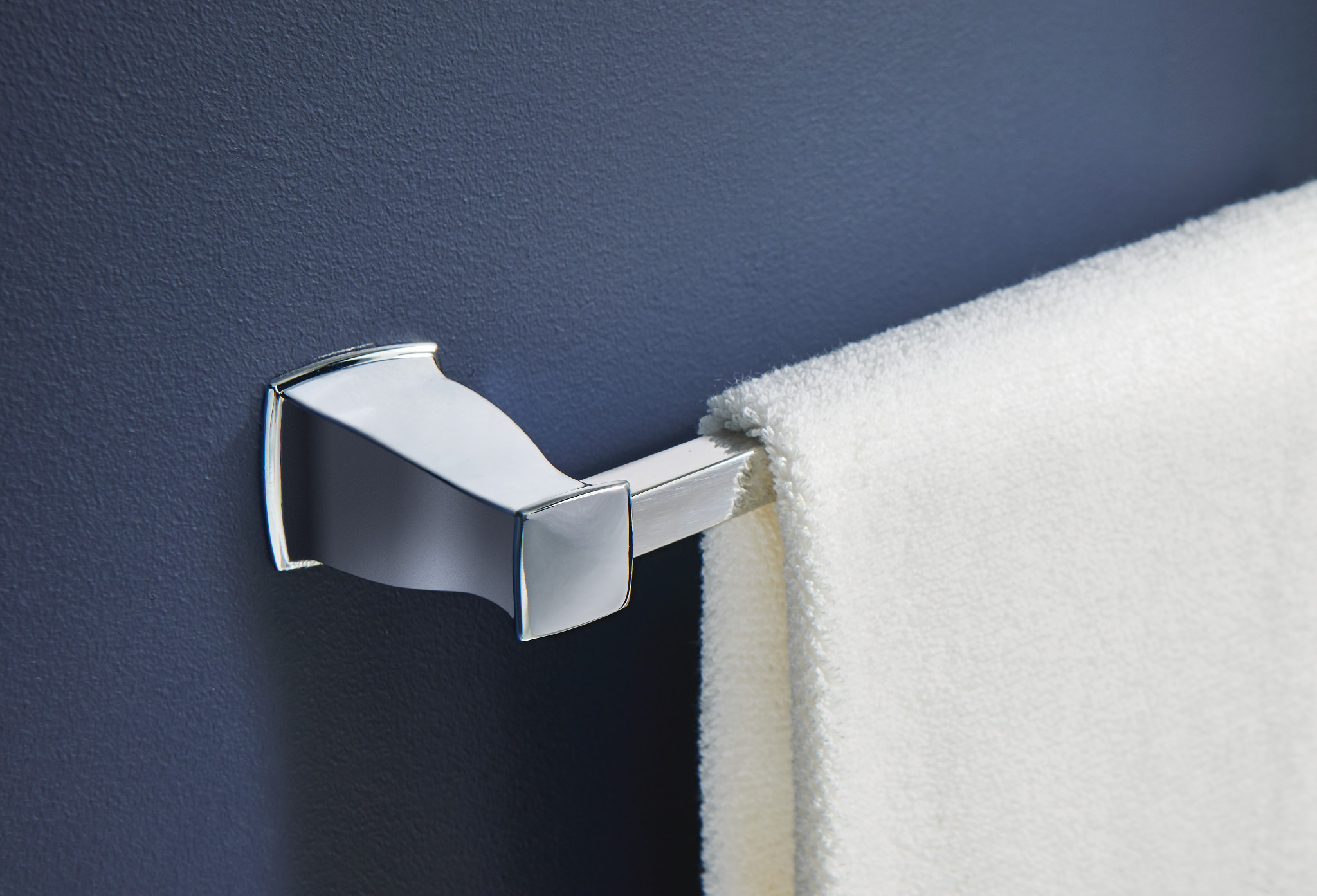 Hensley Chrome 18-Inch Bathroom Towel Bar - Premium Stainless Steel Towel Rack for Bathroom, Kitchen, and Spa - Wall Mounted Durable Towel Holder for Home Decor