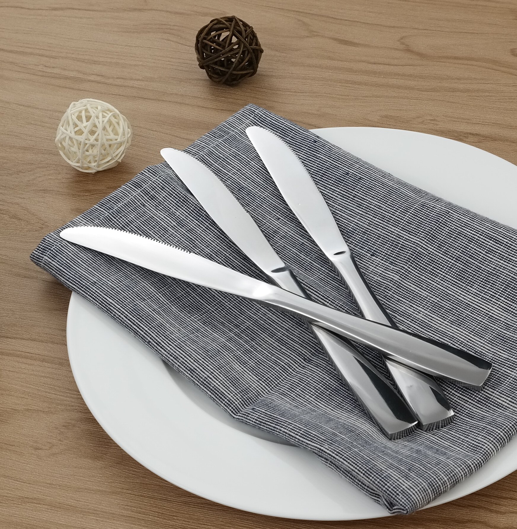16-Piece Stainless Steel Dinner Knives Set - Premium Cutlery for Steak, BBQ & Formal Dining - Dishwasher Safe Knives for Restaurants & Home Use