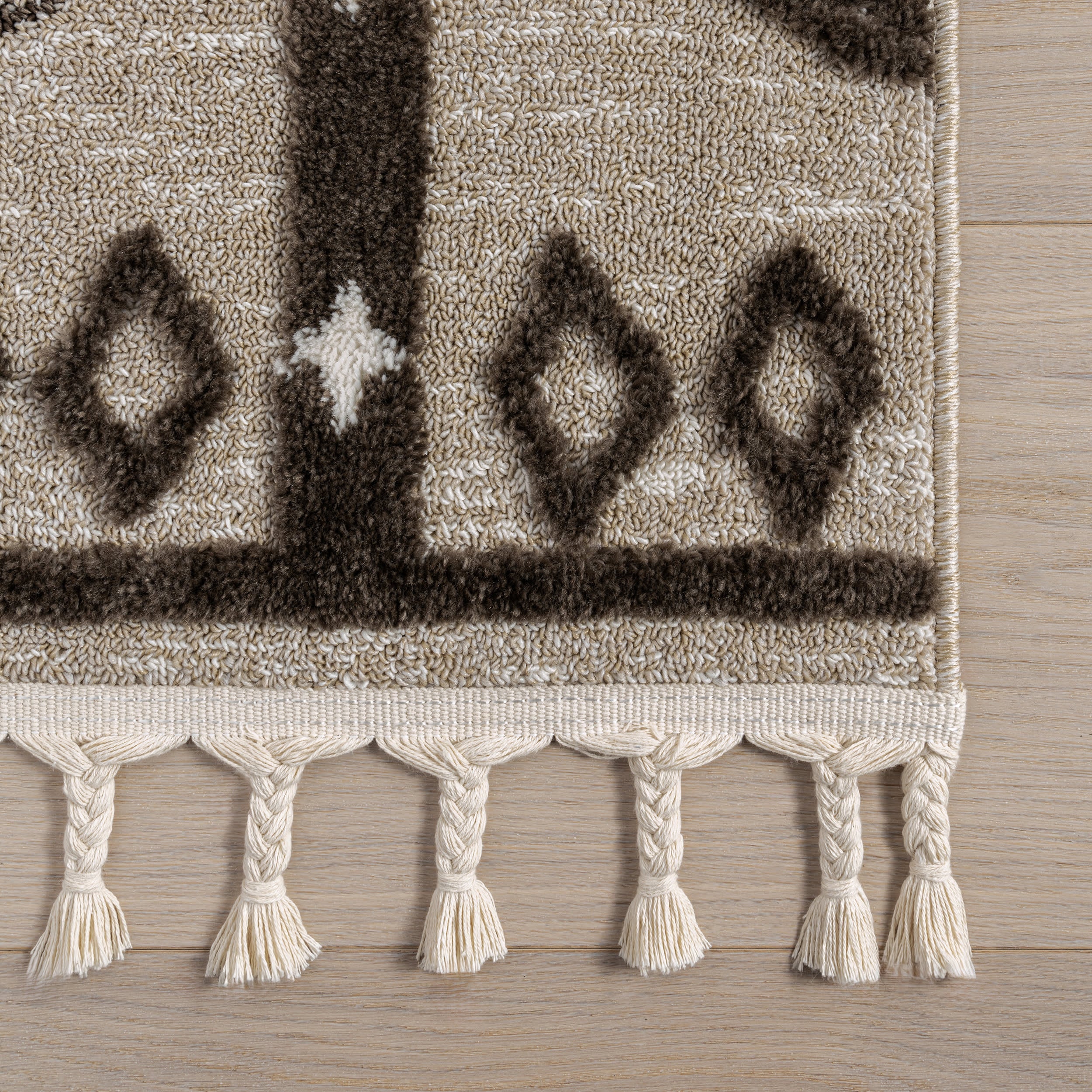 Stylish Autumn Geometric Tasseled Rug in Neutral Beige - Perfect for Living Room, Bedroom or Dorm Decor
