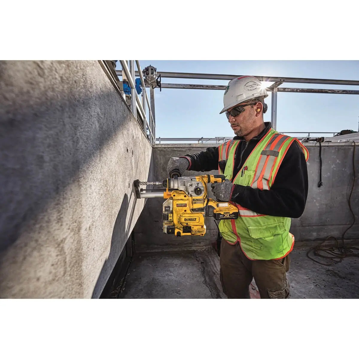 DEWALT DCH293B 20V MAX* Brushless Cordless SDS Plus Rotary Hammer (Tool Only) - 1-1/8 Inch L-Shape Design for Concrete Drilling & Demolition - Perfect for Construction, Masonry & DIY Home Projects