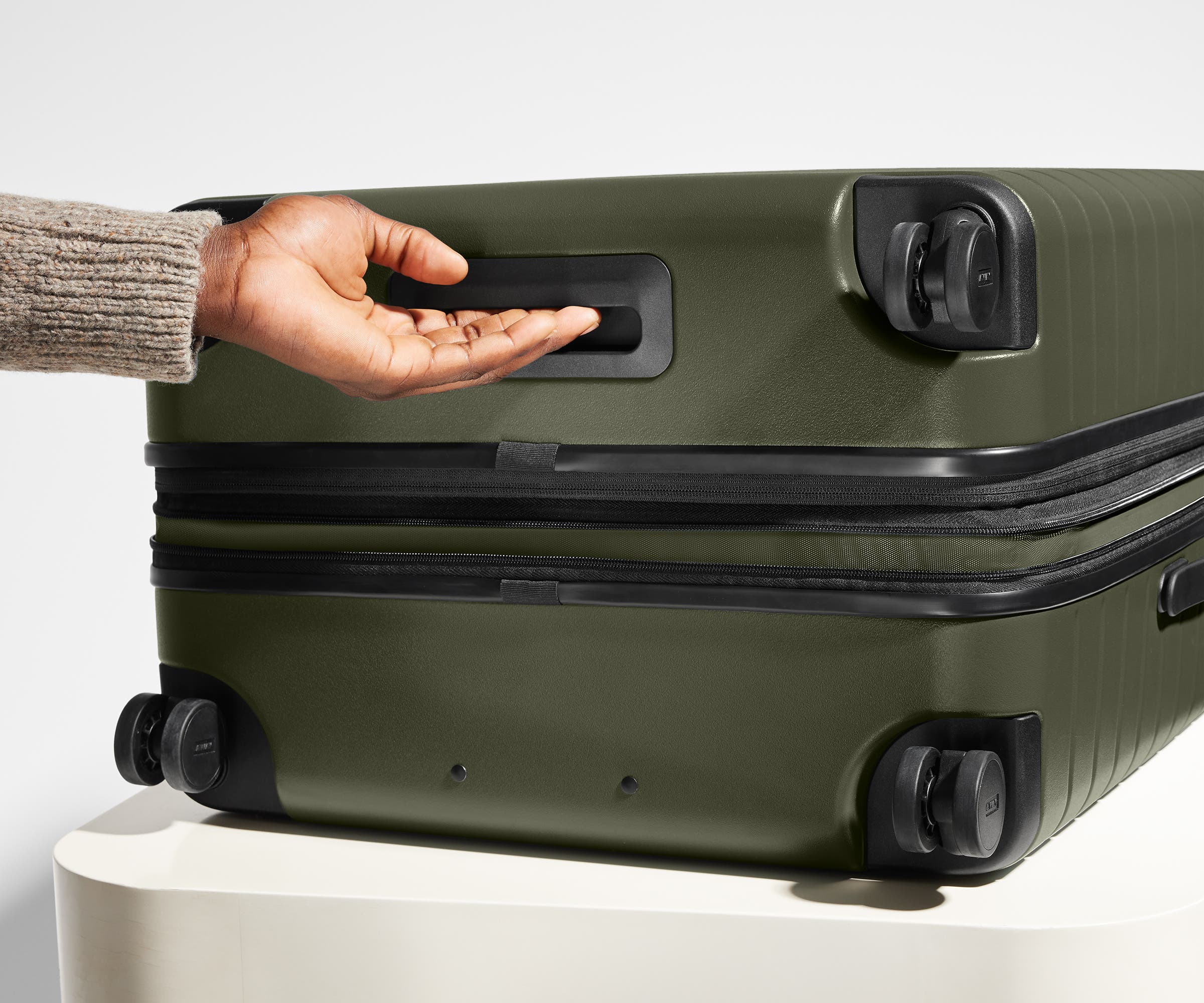 The Medium Flex Backpack in Olive Green - Durable & Stylish for Travel, Hiking & Everyday Use