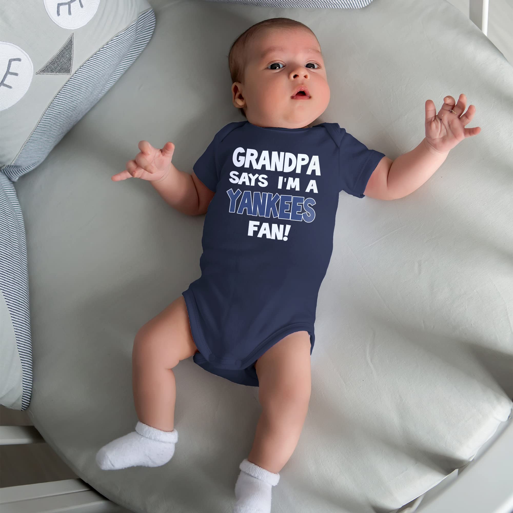 New York Yankees Fan Baby Bodysuit - Cute Grandpa Says I'm a Yankees Fan Onesie for Infants & Toddlers - Perfect for Baseball Games, Family Photos & Fan Gifts