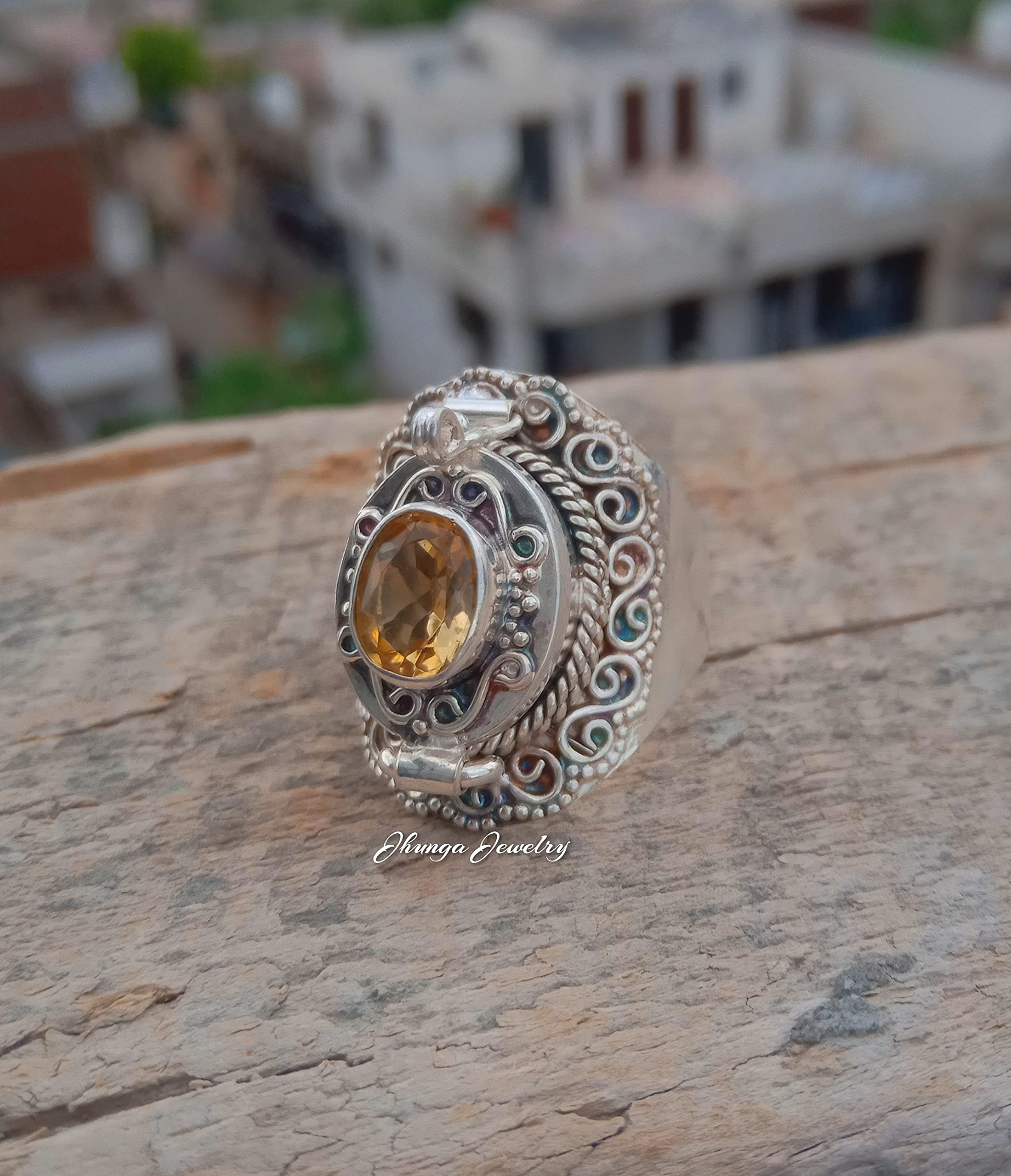 925 Sterling Silver Round Citrine Poison Locket Box Ring - Gothic Jewelry with Black Onyx - Elegant Prayer & Pill Box Ring for Women - Perfect for Halloween, Cosplay, and Gothic Fashion Accessories