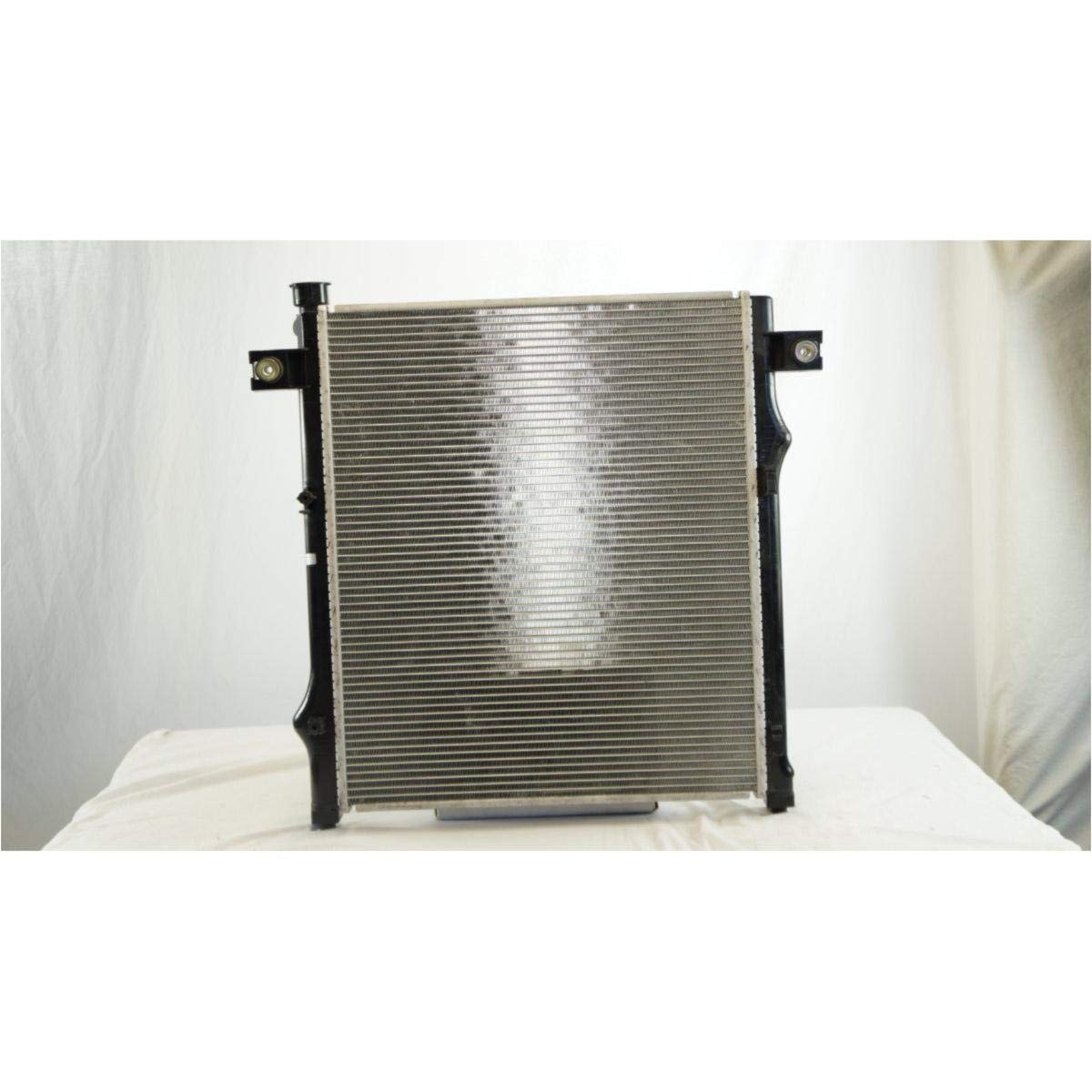 2007-2012 Dodge Nitro 26mm Core MT Aluminum/Plastic Radiator - 1 Row Replacement Without Oil Cooler - Perfect for Engine Cooling & Overheating Prevention