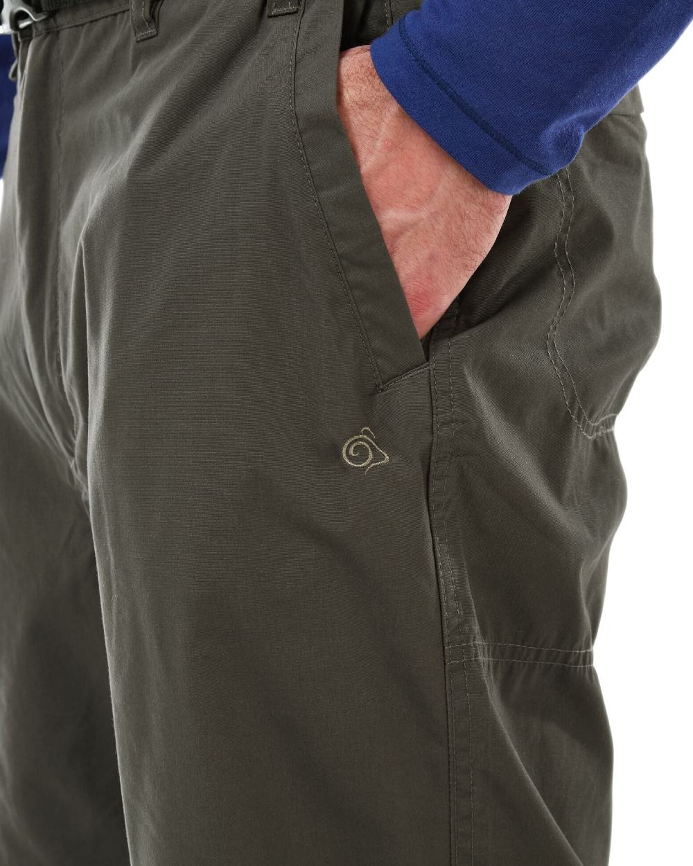 Craghoppers Men's Kiwi Classic Outdoor Trousers - Lightweight Hiking Pants for Adventure Travel & Camping