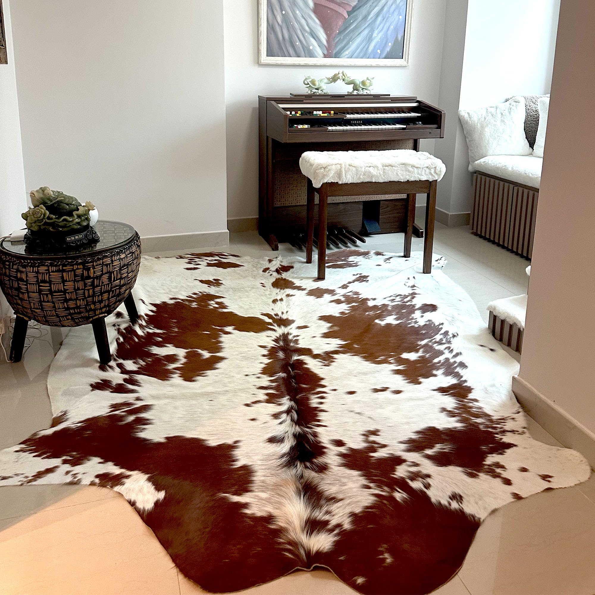 Premium Genuine Cowhide Rug - Natural Brown & White Leather Hide Rugs for Living Room, Bedroom & Home Decor - Real Cowhide Area Rug for Rustic, Farmhouse & Modern Interiors - Soft & Durable Floor Covering for Cozy Spaces