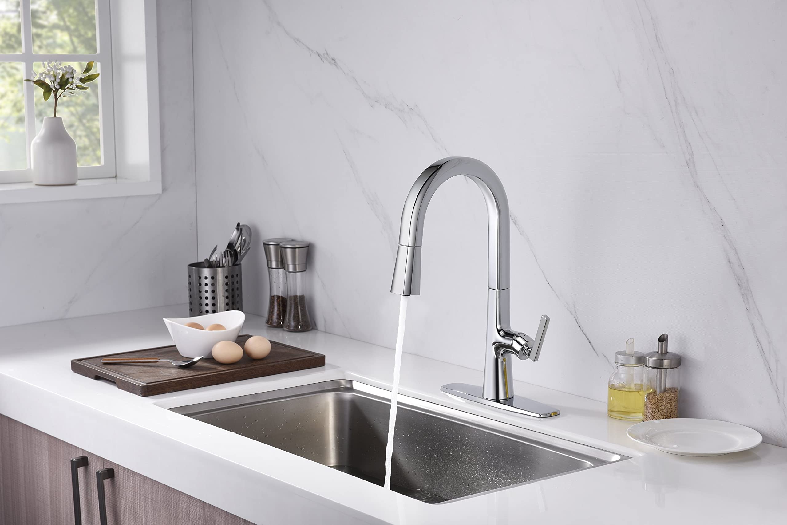 Ultra Faucets UF17000 Single-Handle Pull-Down Spray Kitchen Faucet in Polished Chrome - Perfect for Modern Kitchens & Easy Dishwashing