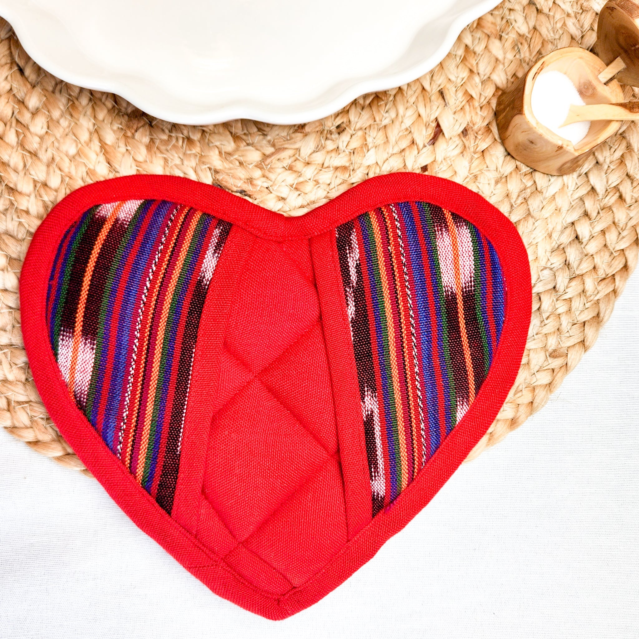 Heart Shaped Pot Holder - Heat Resistant Kitchen Mitt for Baking & Cooking - Perfect Valentine's Day Gift for Her - Protect Hands from Hot Pans & Dishes
