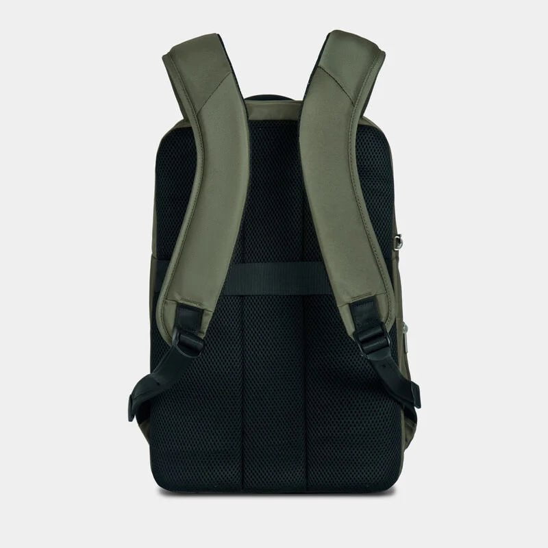 Travelon Anti-Theft Classic Large Backpack for Women & Men - Secure Travel Backpack with RFID Blocking & Lockable Zippers - Perfect for Commuting, Business Trips & Vacation Travel