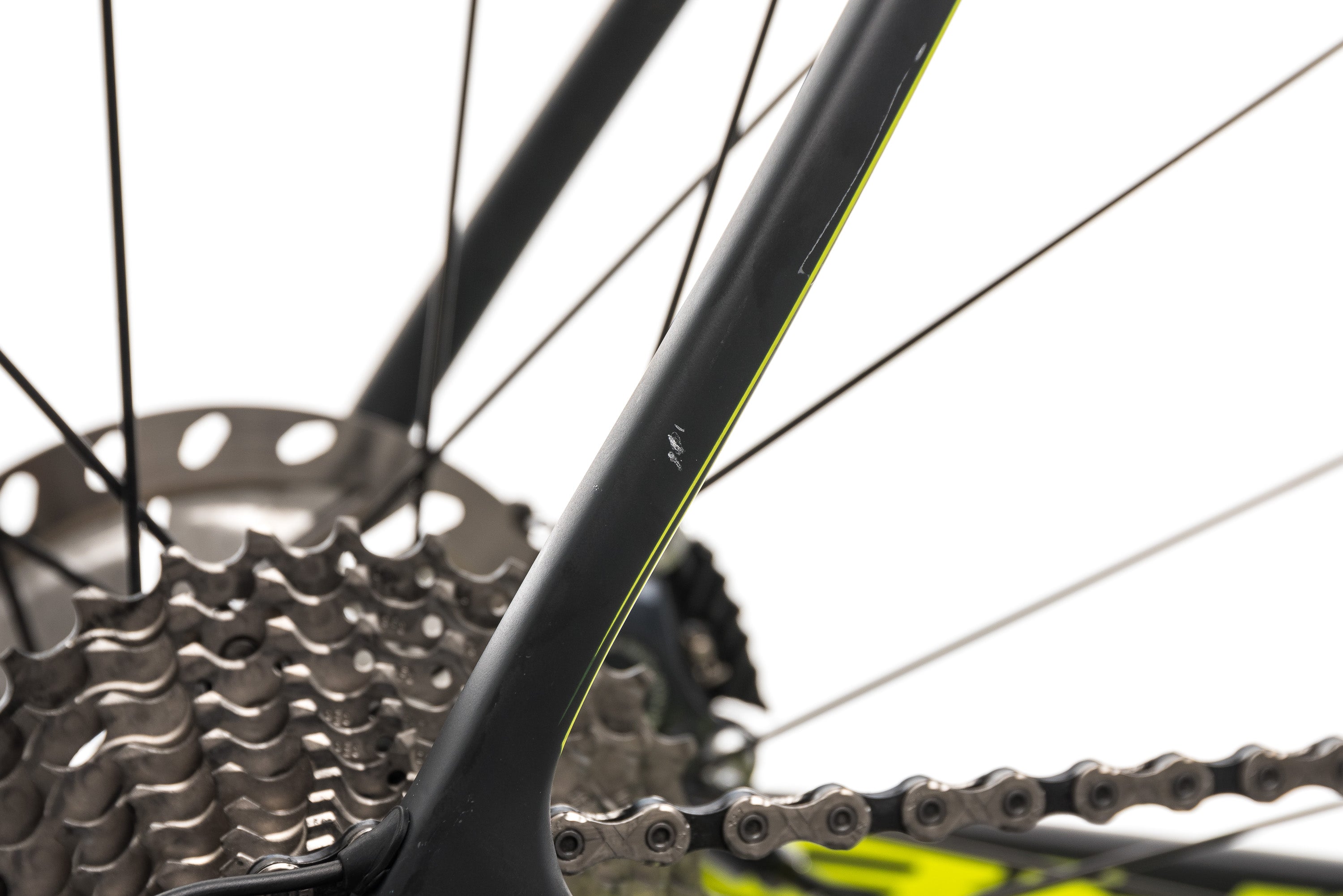 BH Ultralight Evo Disc Road Bike 2018 - X Large Size | Lightweight Carbon Frame | High-Performance Disc Brakes | Perfect for Racing, Endurance Rides & Long-Distance Cycling